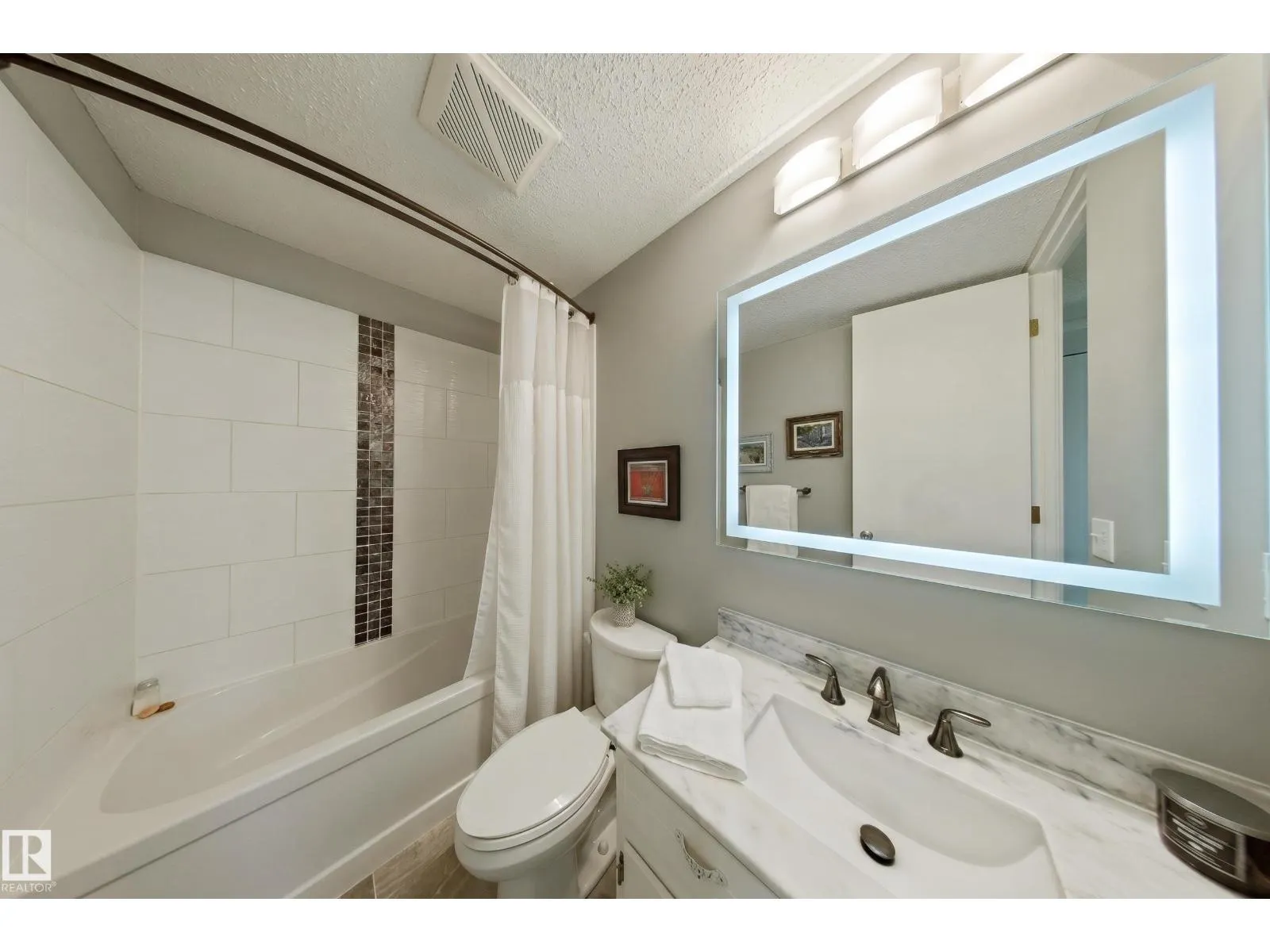 122 MISSION AV