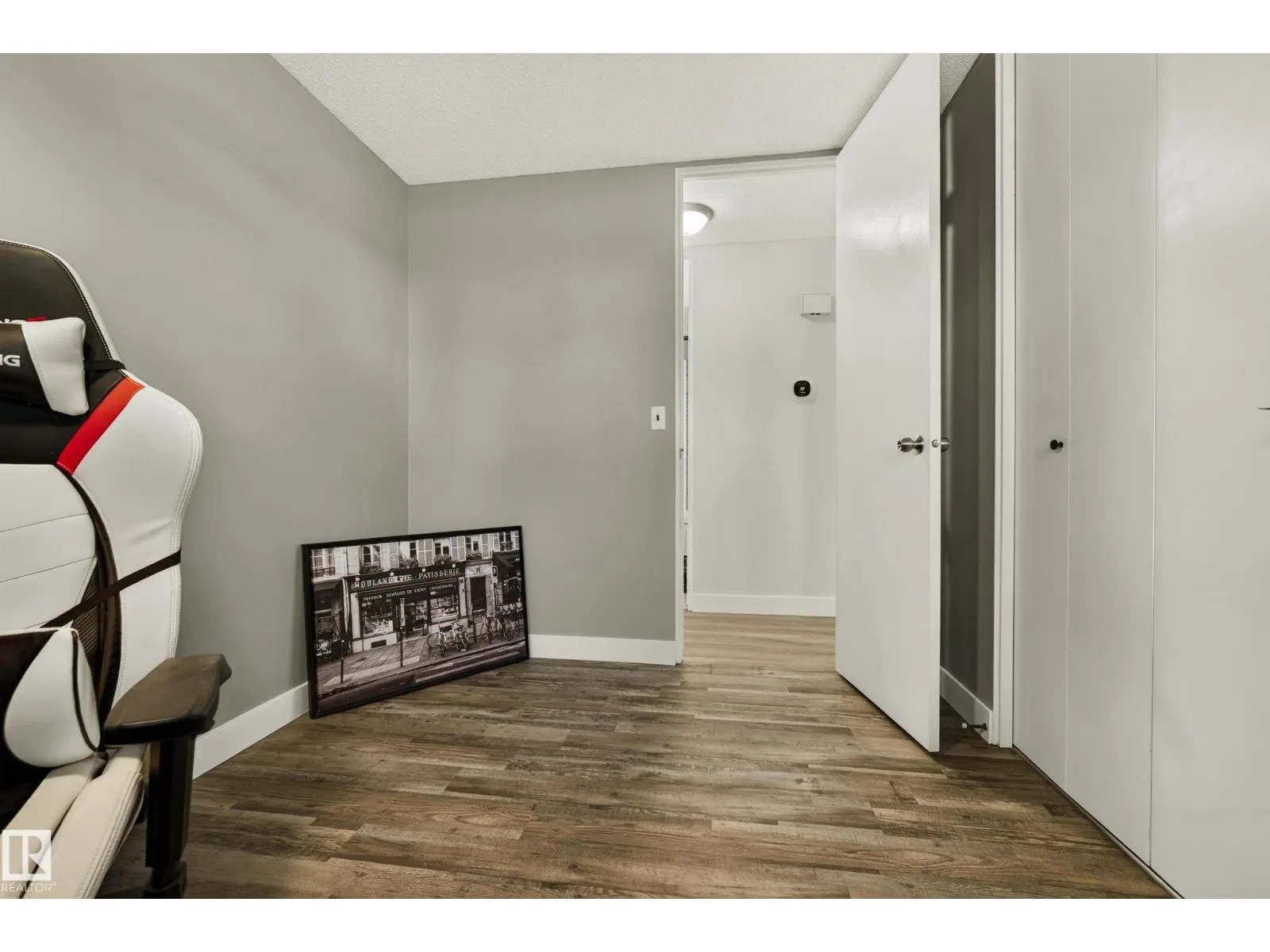 122 MISSION AV