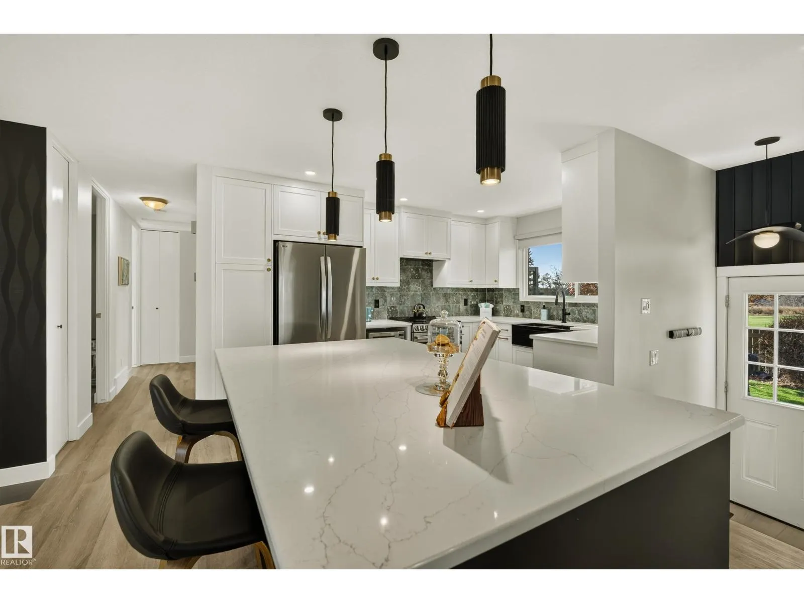 122 MISSION AV