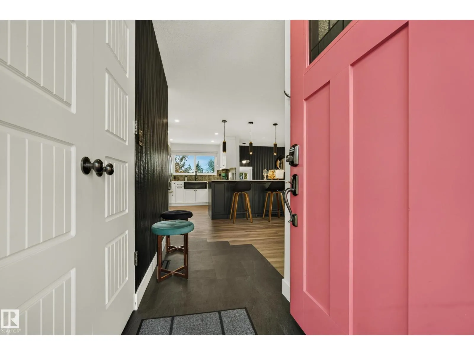 122 MISSION AV