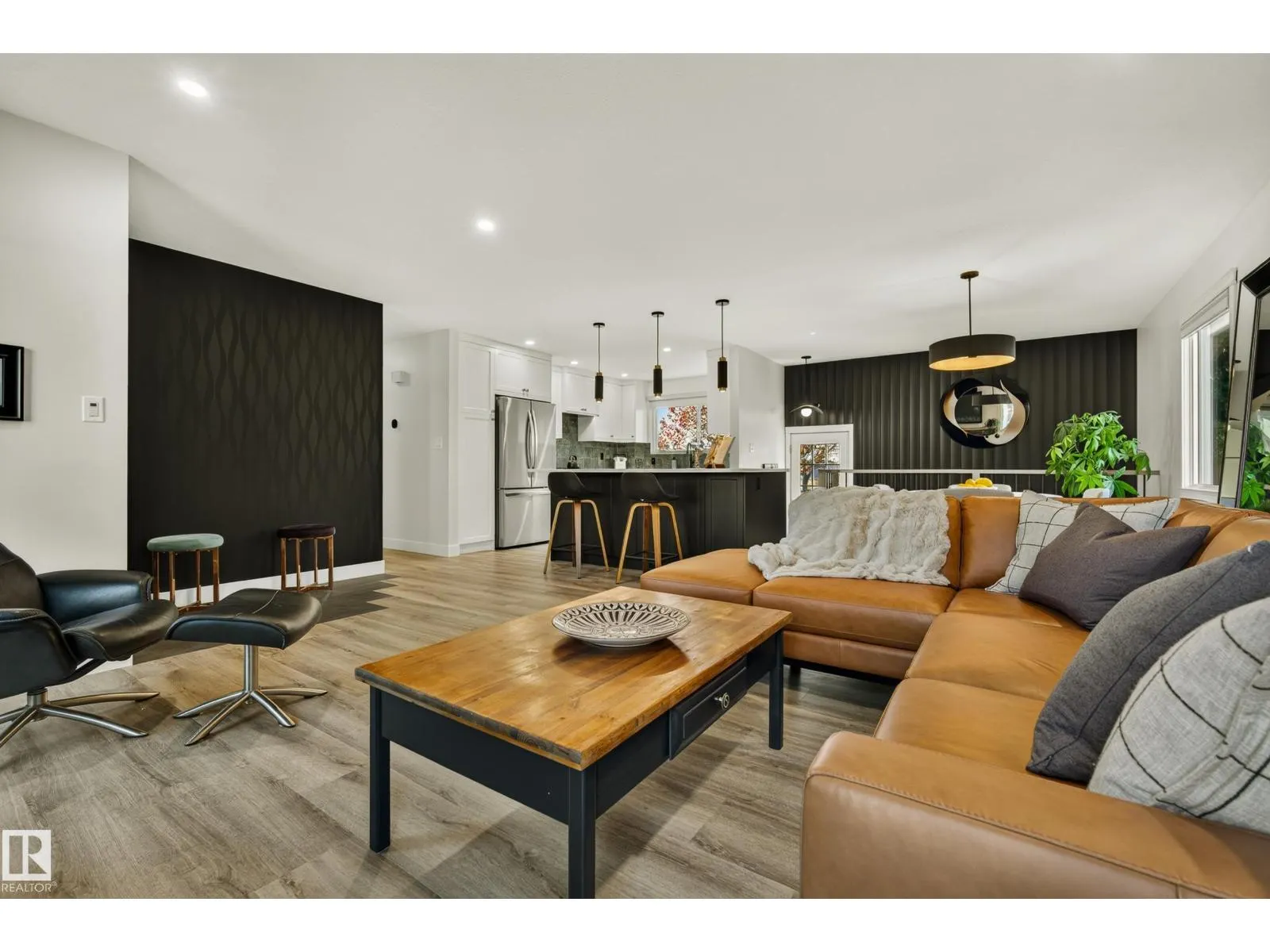122 MISSION AV
