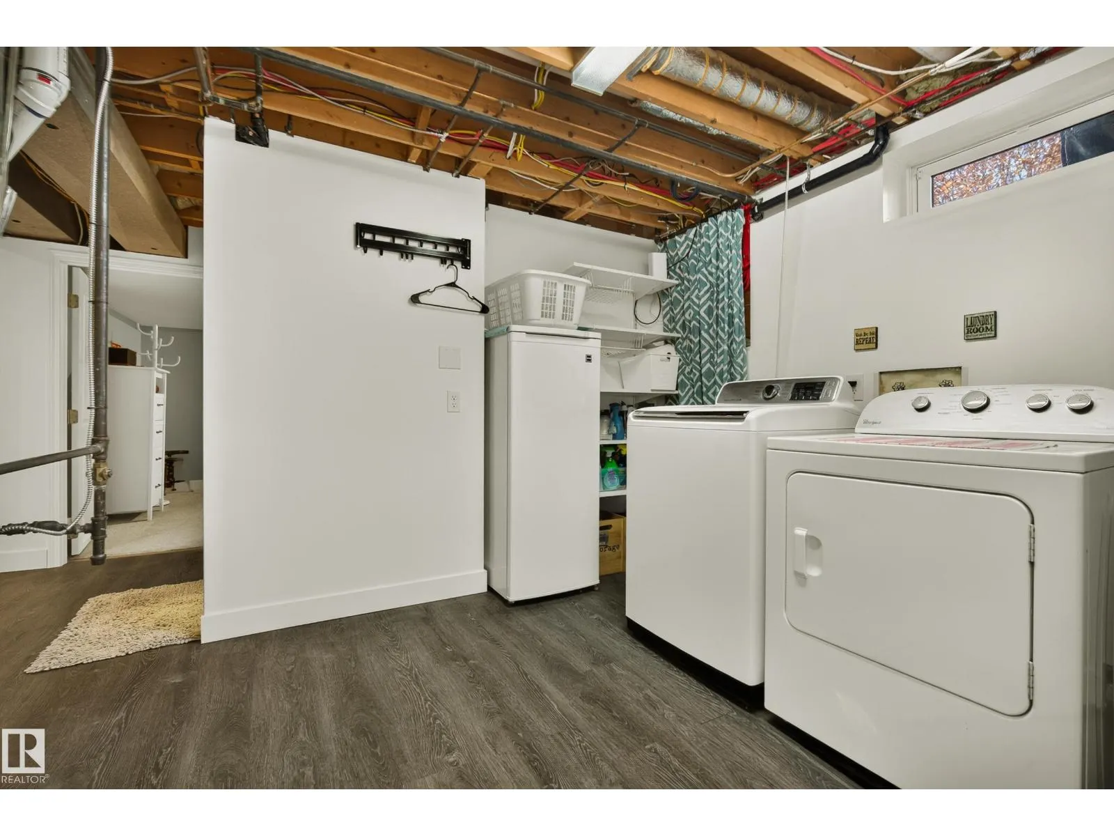 122 MISSION AV