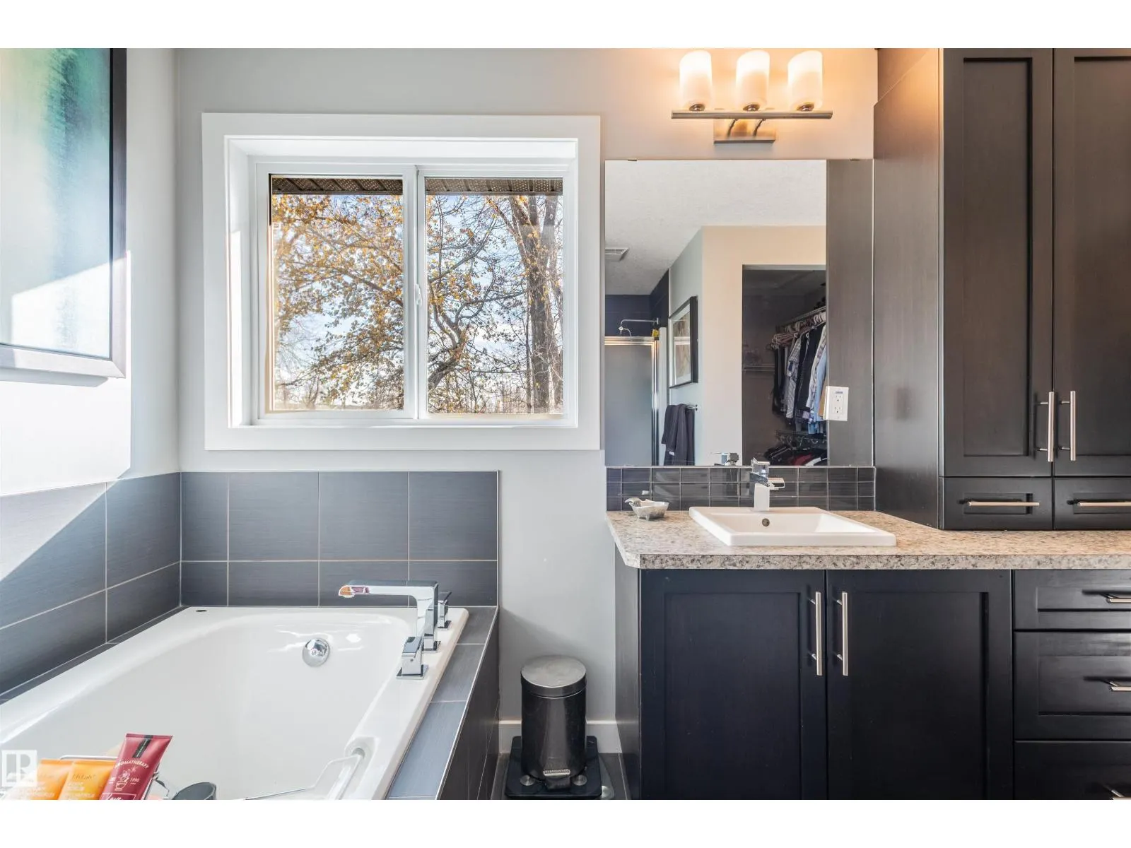 21837 95A AV NW