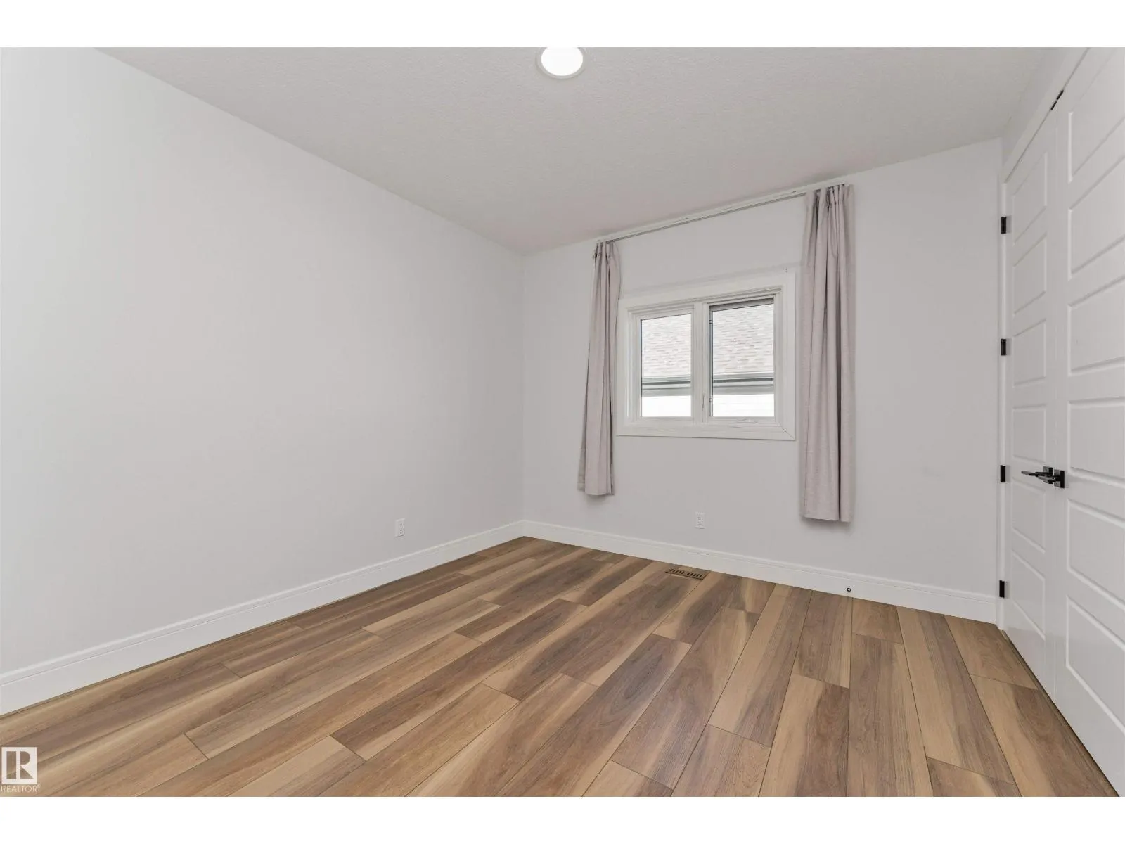 229 Glenridding Ravine RD SW