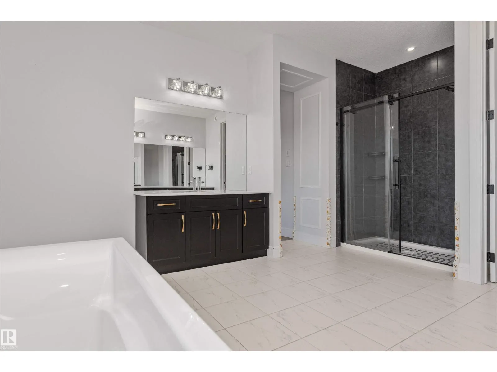 229 Glenridding Ravine RD SW