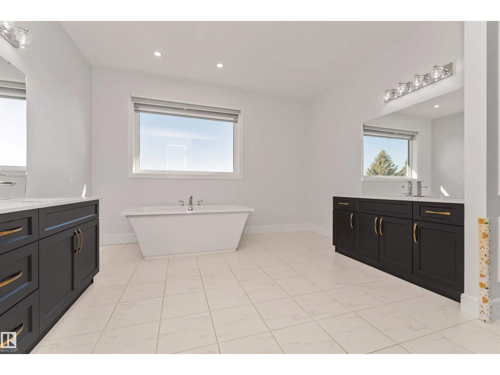 229 Glenridding Ravine RD SW