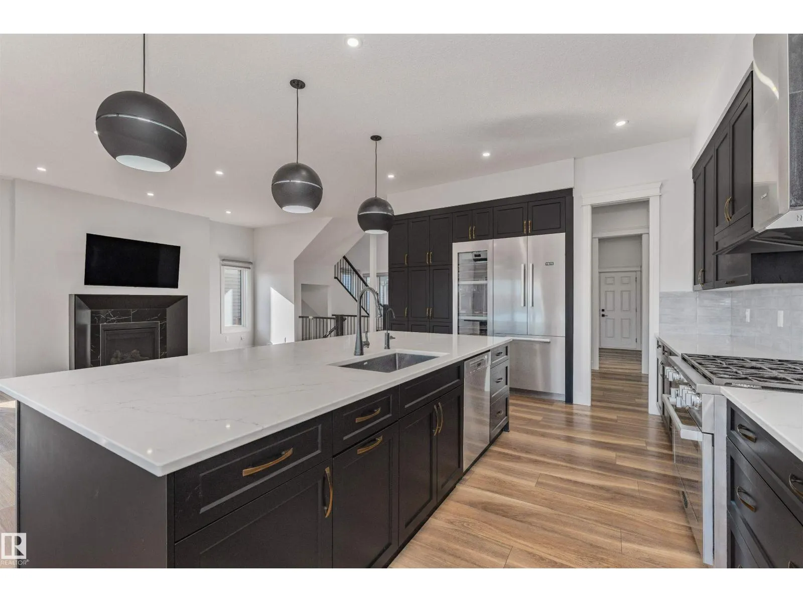 229 Glenridding Ravine RD SW