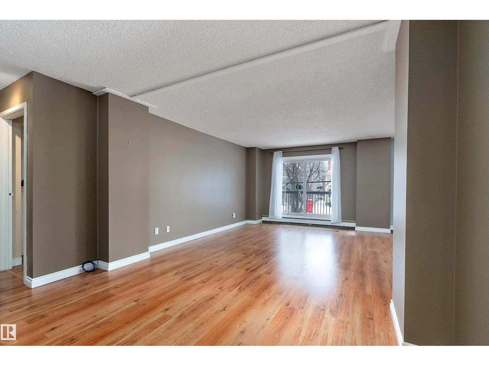#206 9929 113 NW