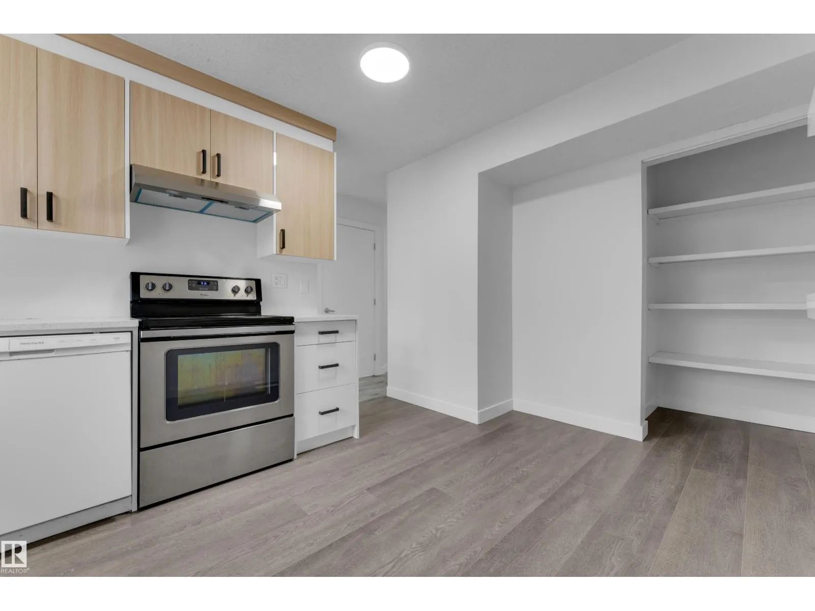 5405 39 AV NW