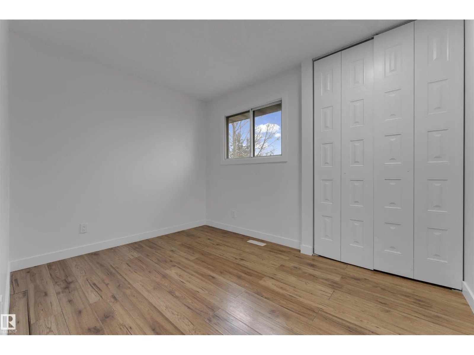 5405 39 AV NW