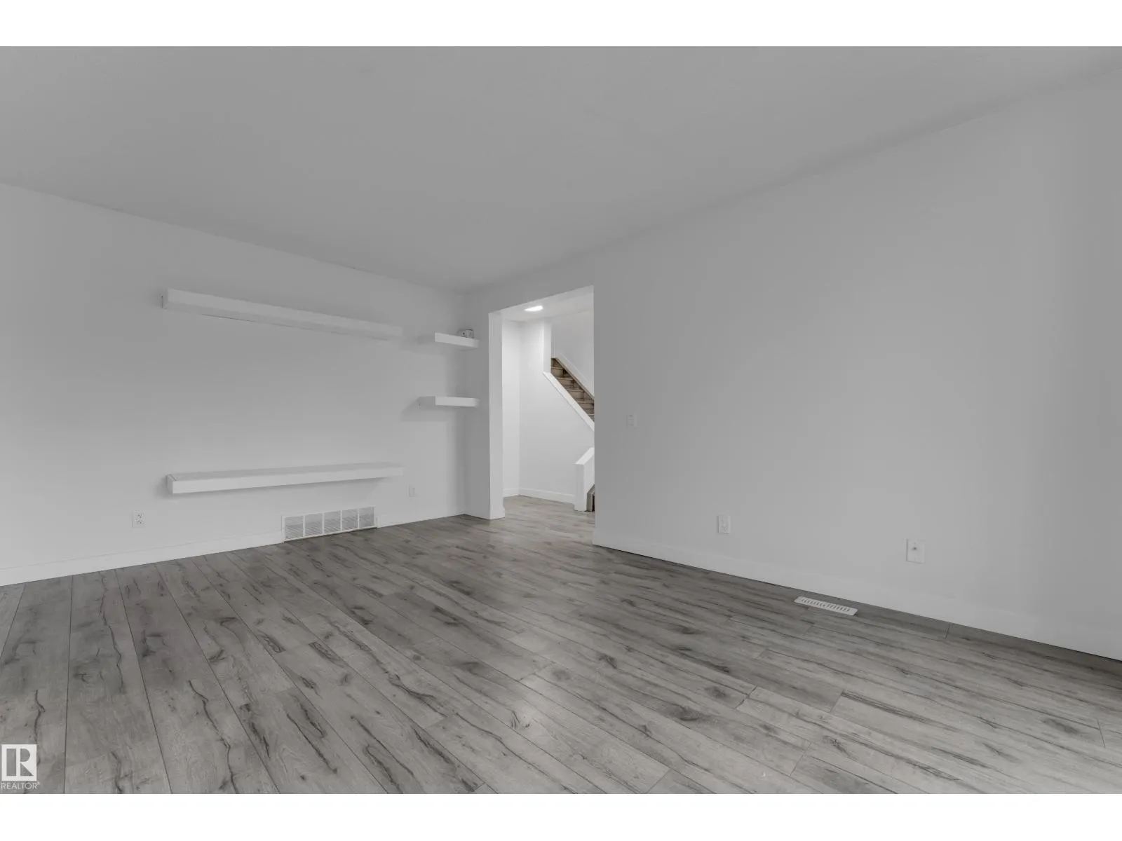 5405 39 AV NW