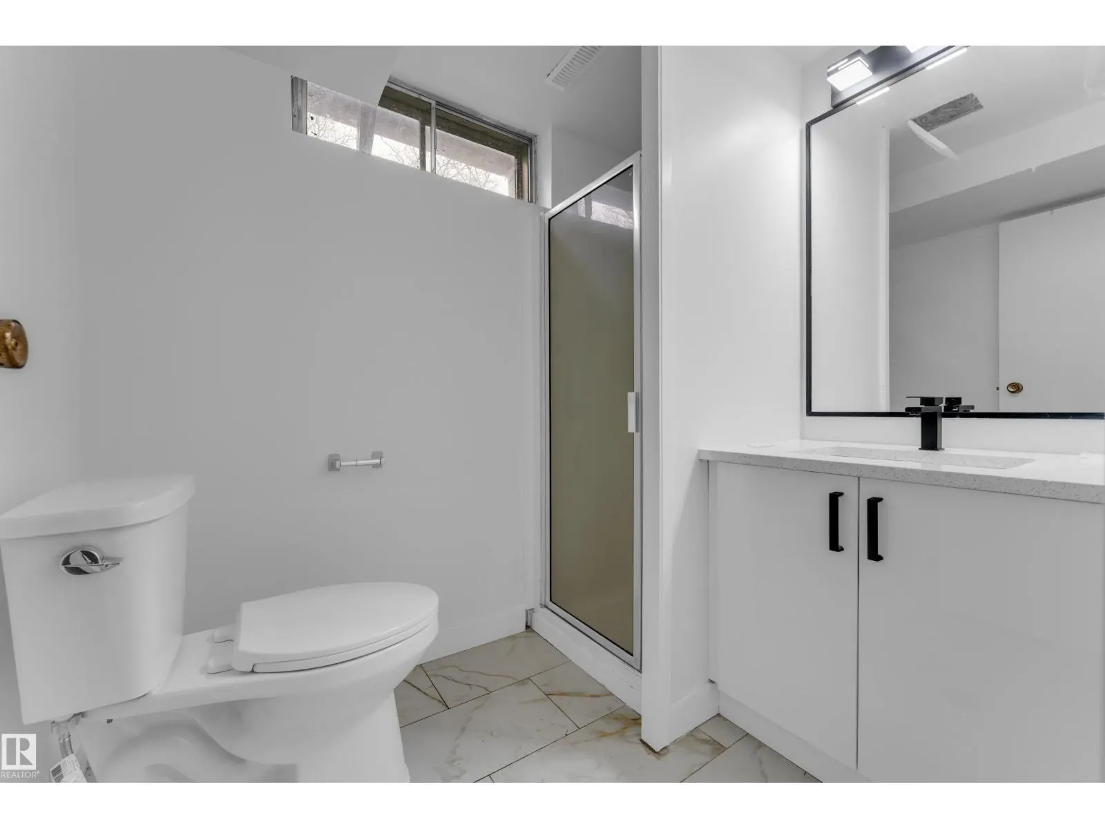 5405 39 AV NW