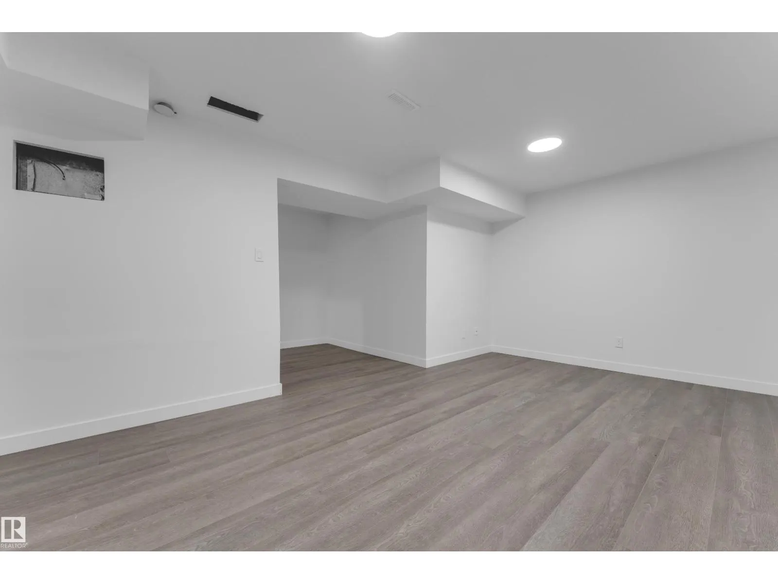 5405 39 AV NW