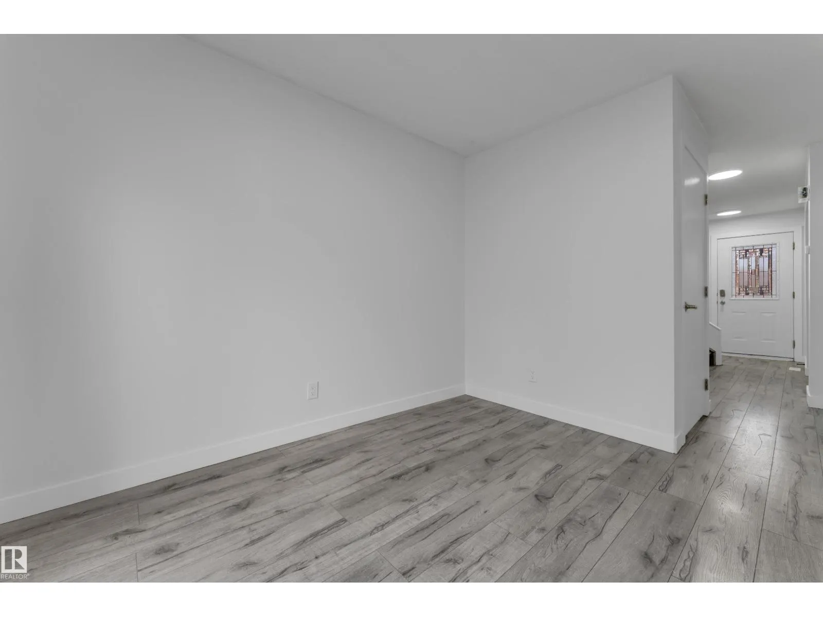 5405 39 AV NW