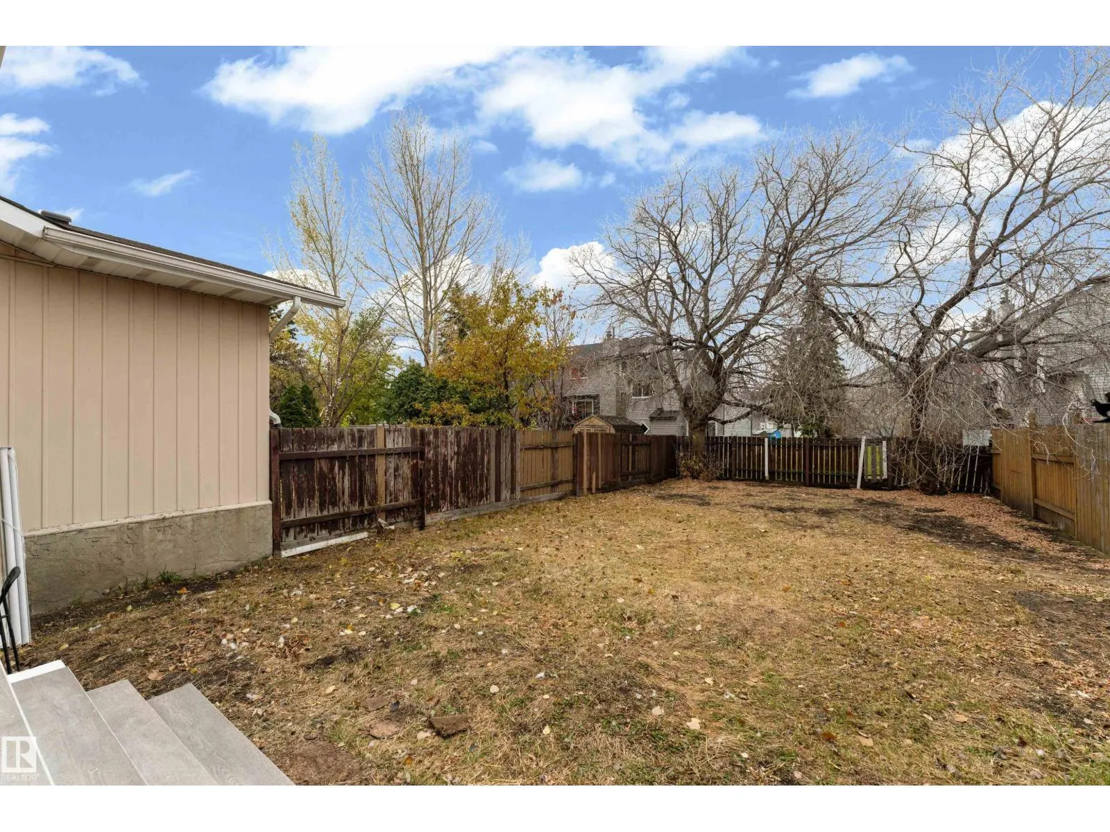 5405 39 AV NW