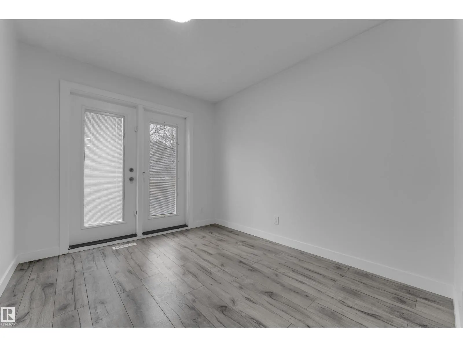 5405 39 AV NW