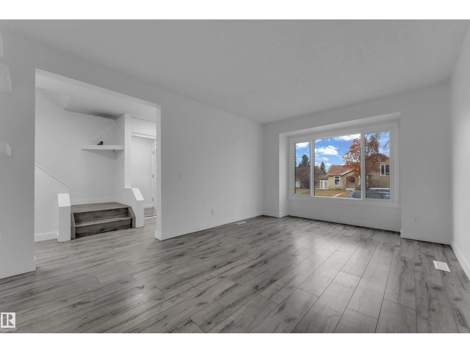 5405 39 AV NW
