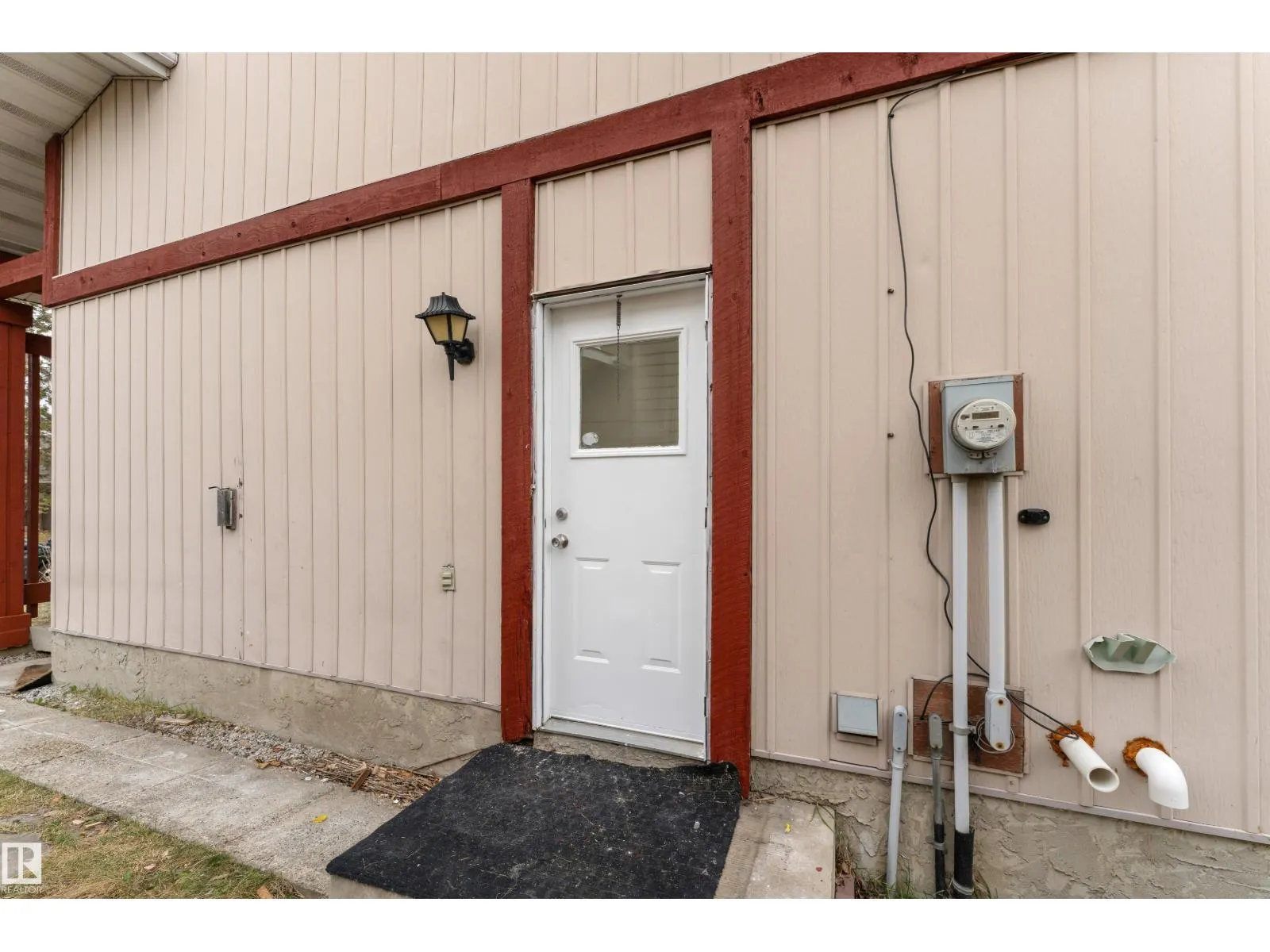 5405 39 AV NW