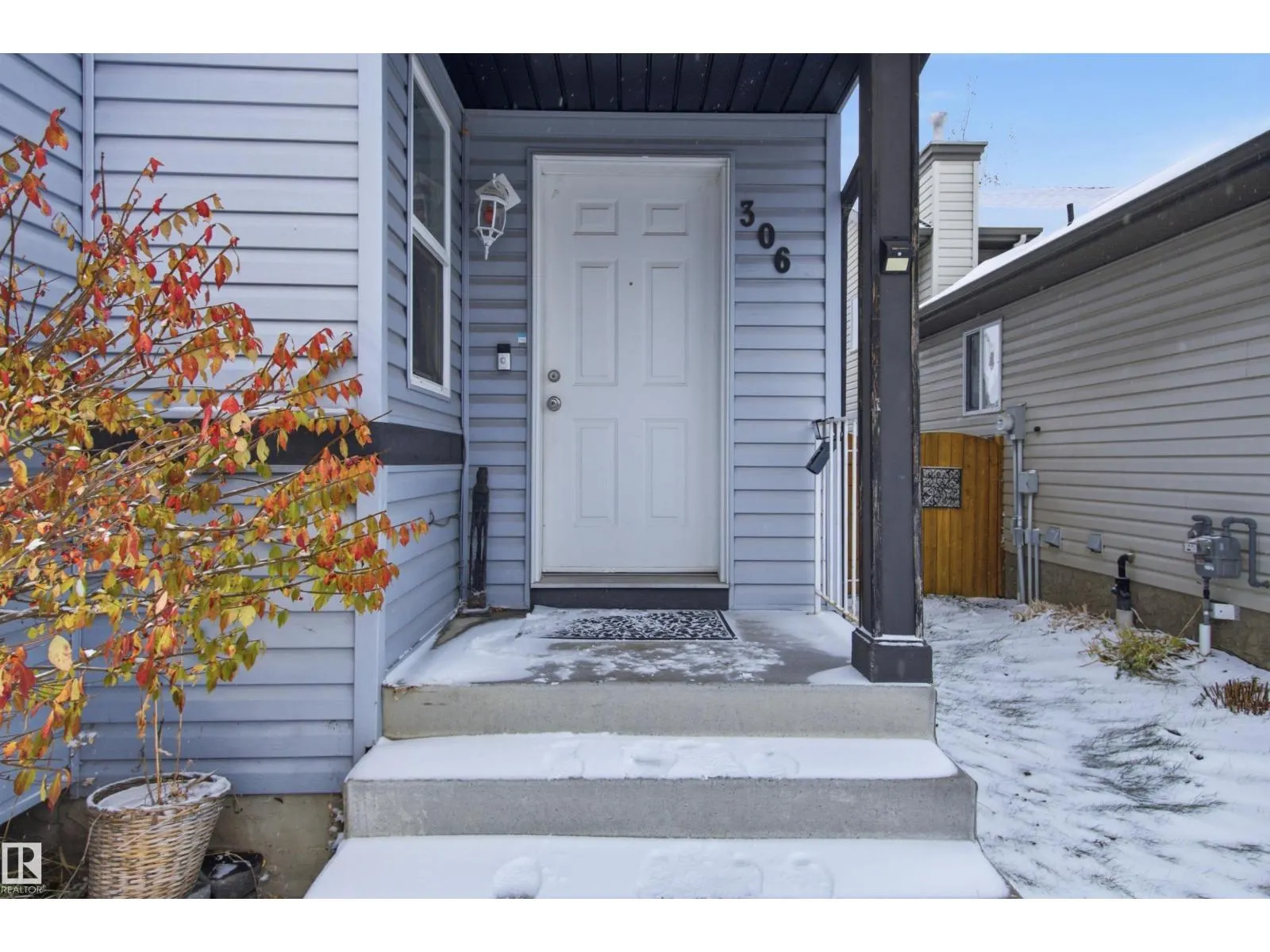 306 85 ST SW