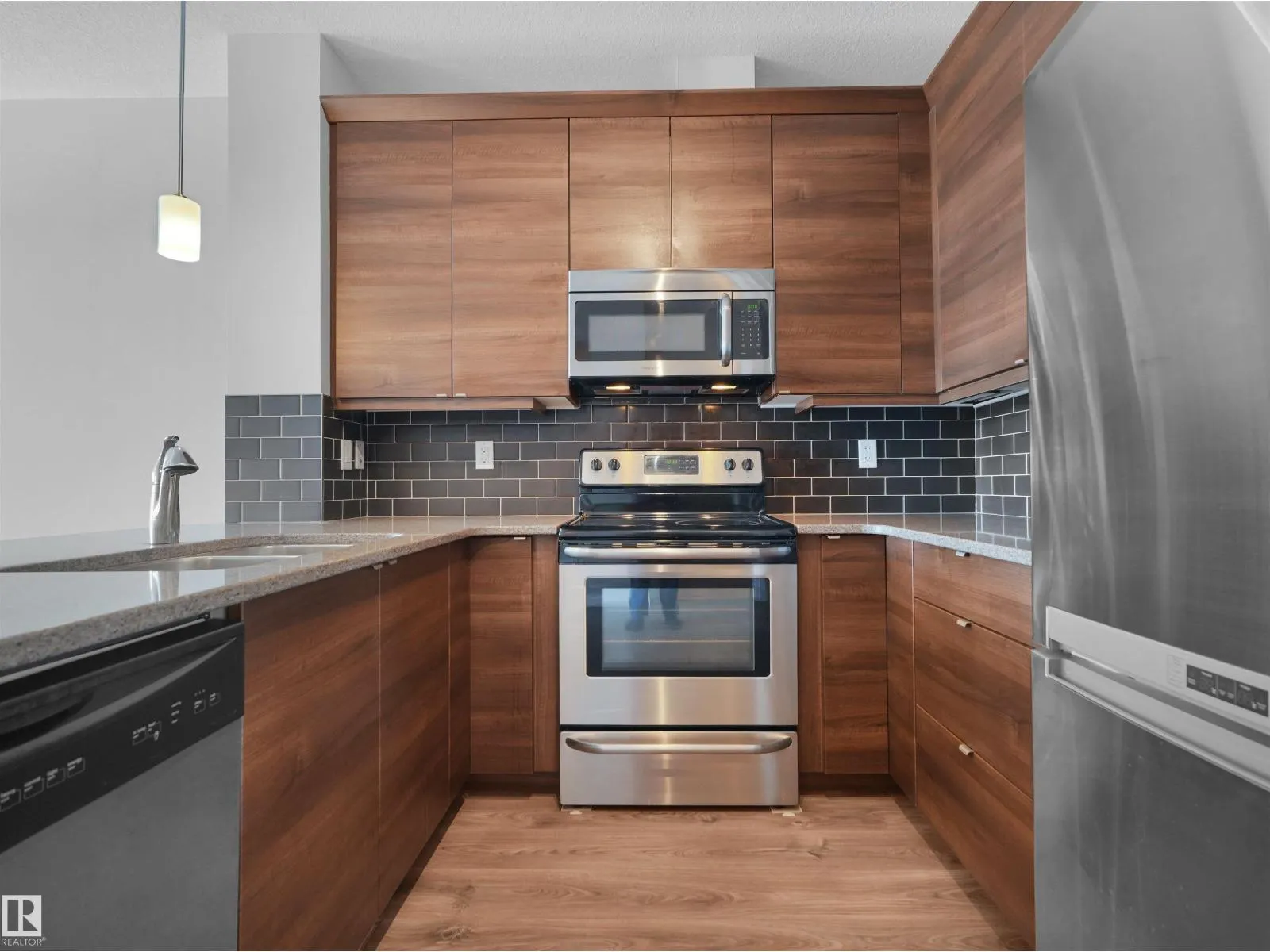 #415 2588 ANDERSON WY SW