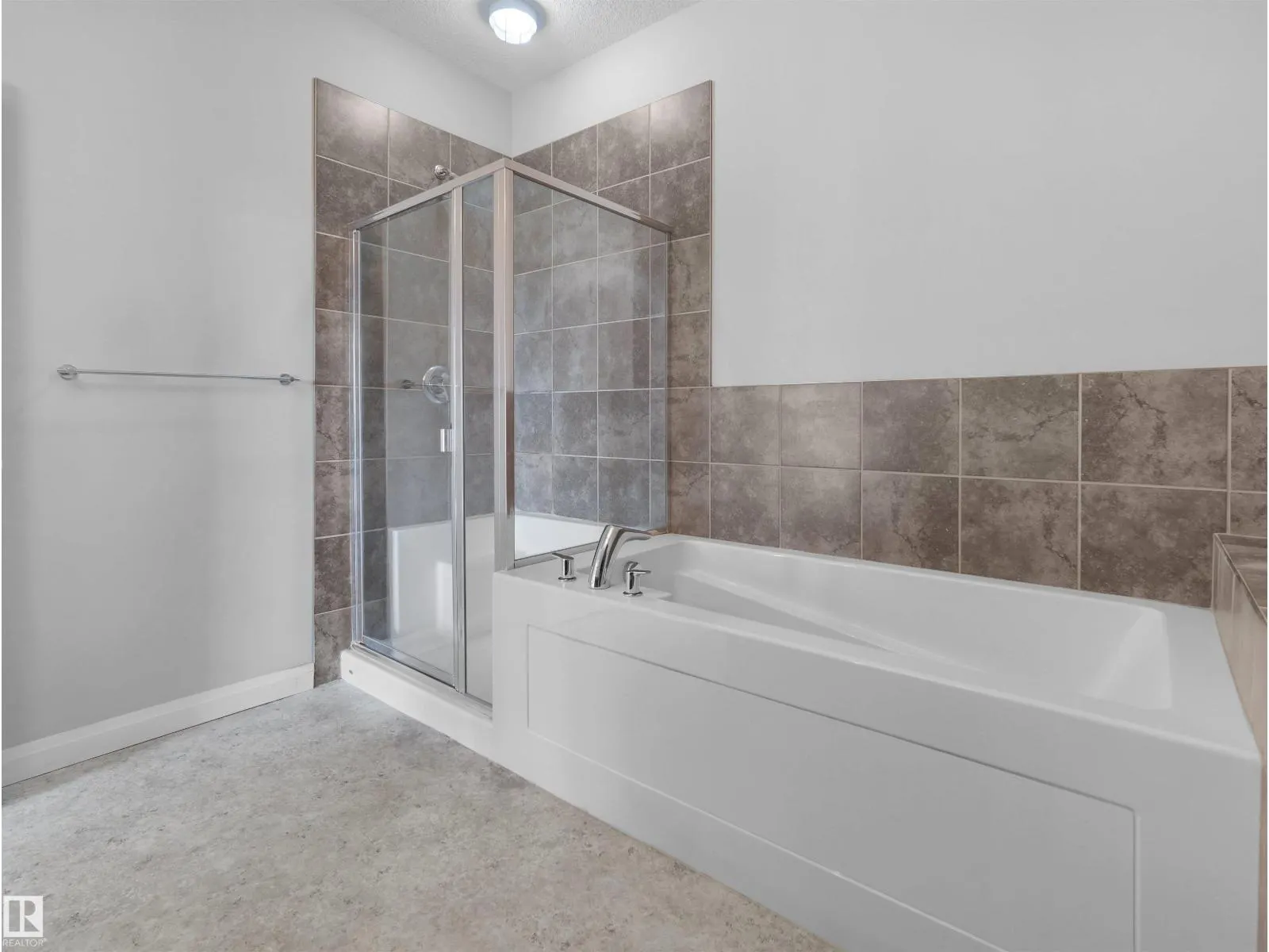 #415 2588 ANDERSON WY SW