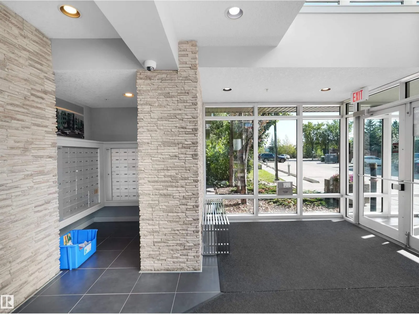 #415 2588 ANDERSON WY SW
