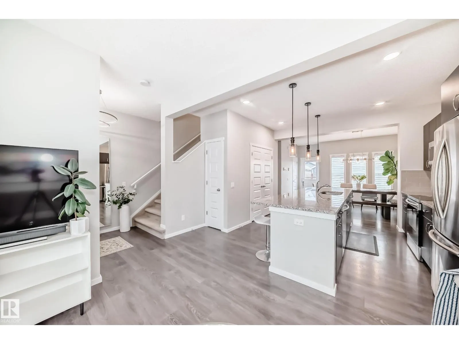 3278 CHERRY CR SW