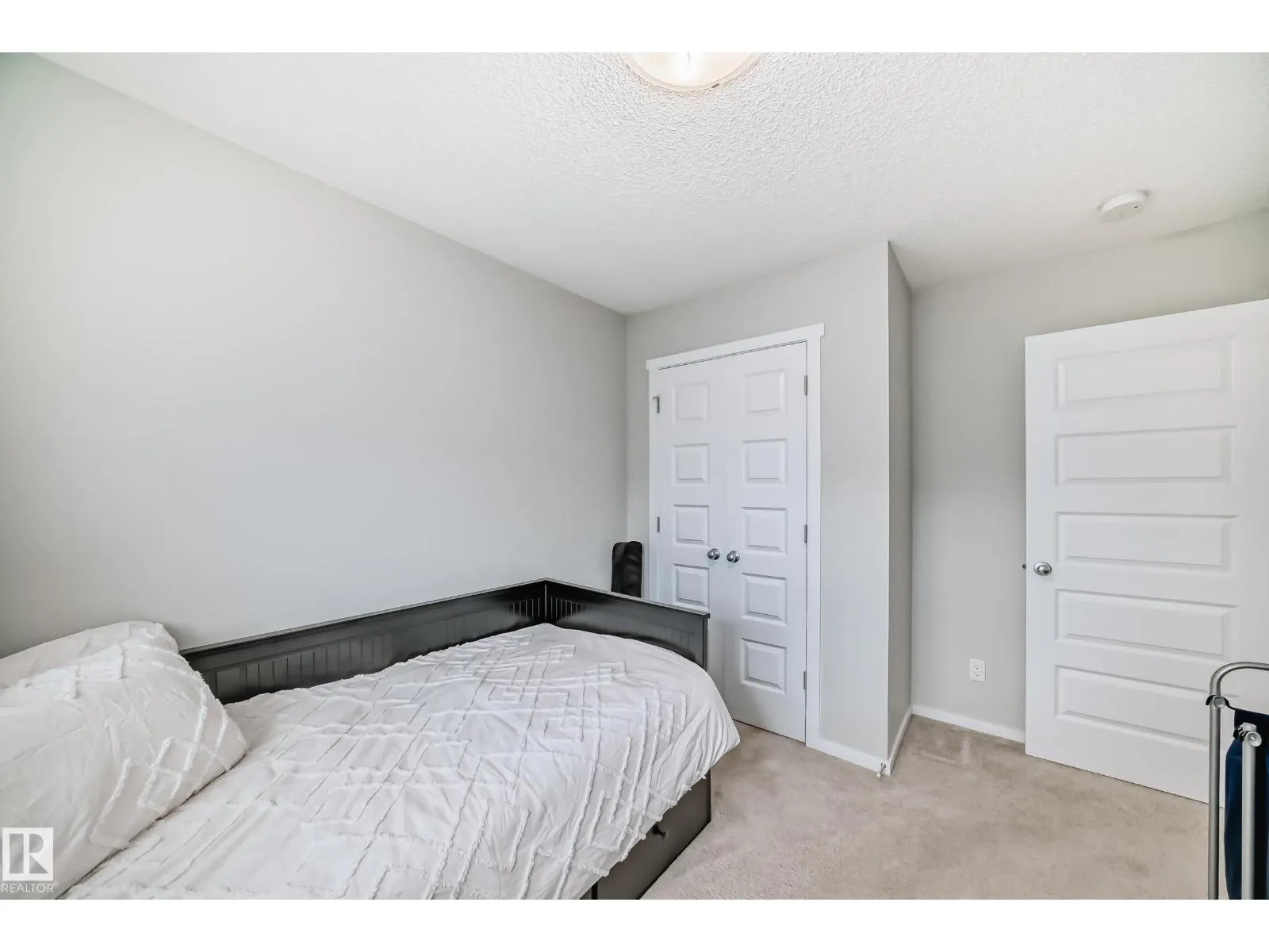 3278 CHERRY CR SW