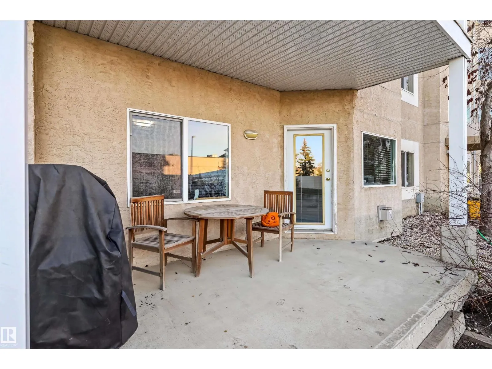 #109 10511 42 AV NW