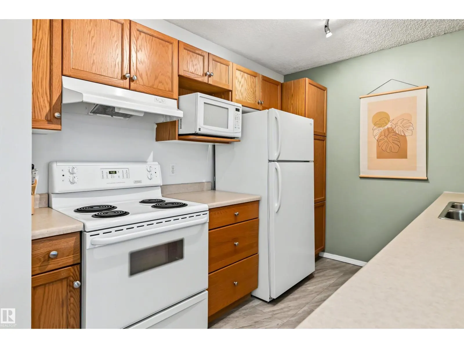 #109 10511 42 AV NW