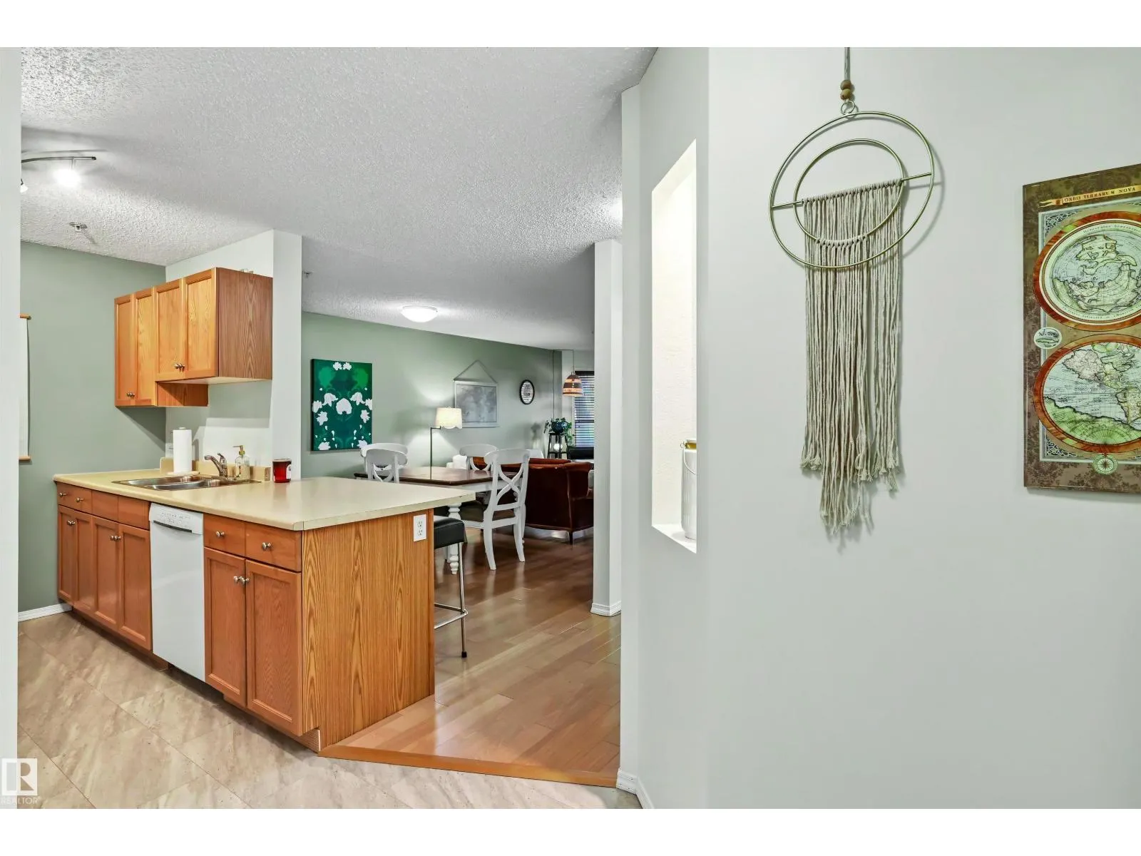 #109 10511 42 AV NW