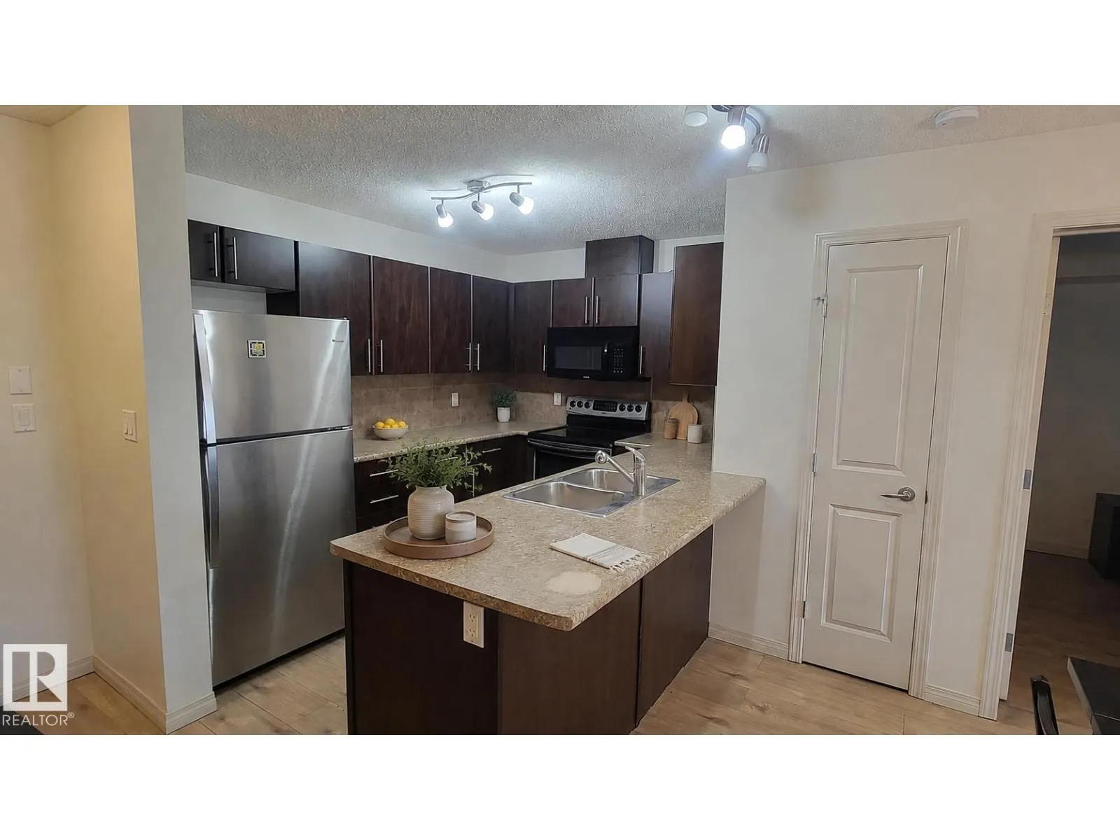 #108 103 AMBLESIDE DR SW