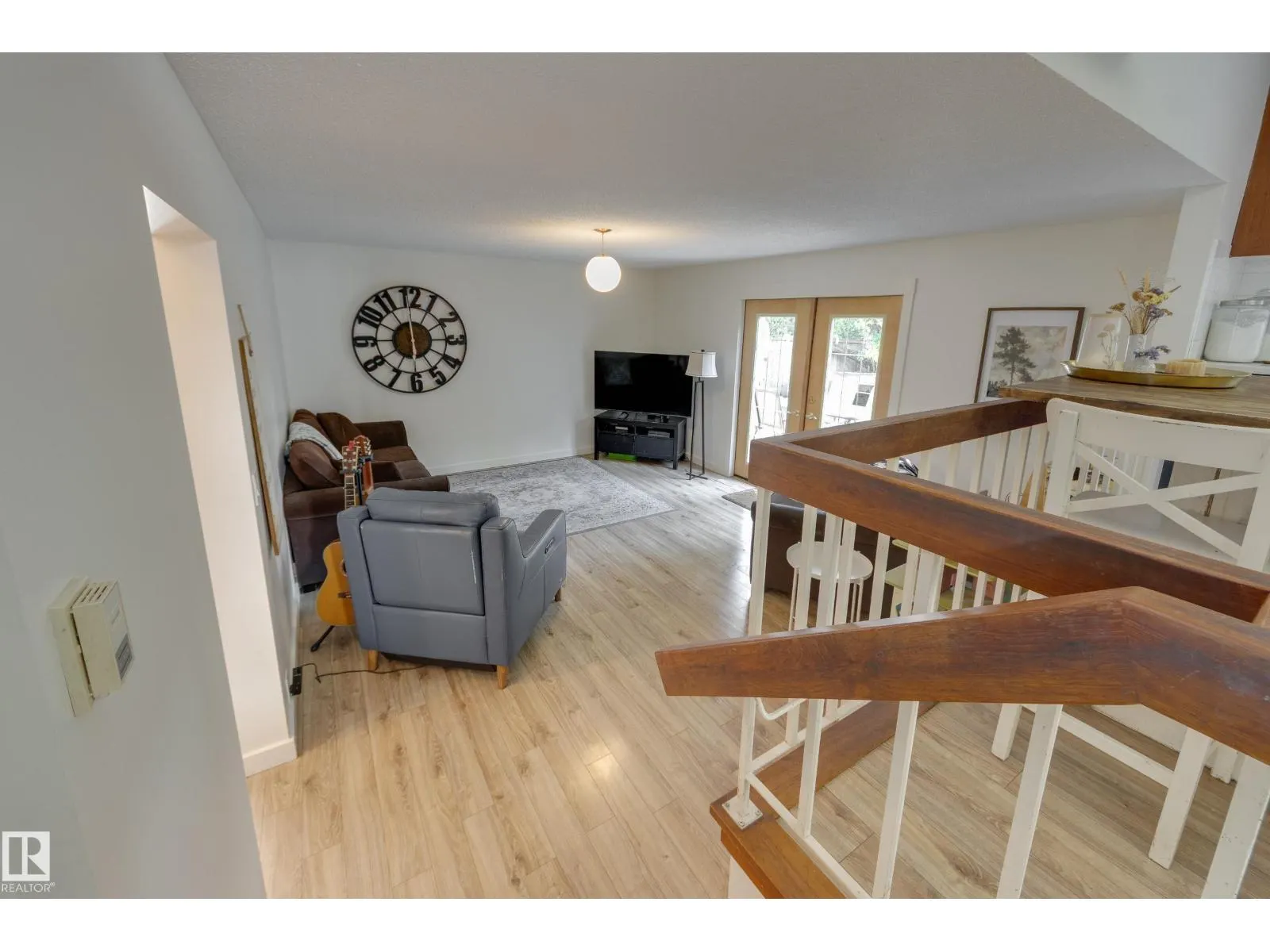 77 BEACON CR