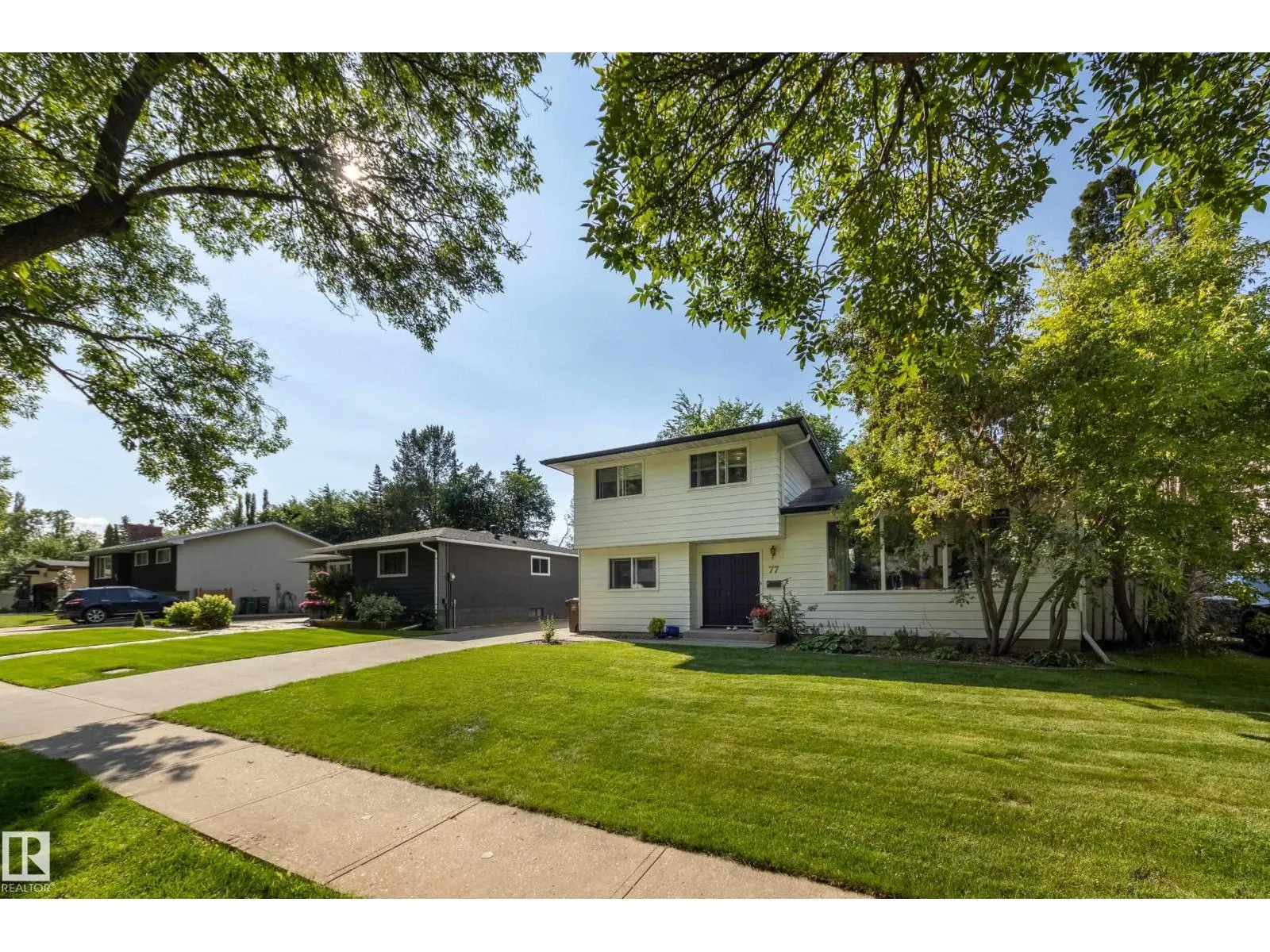 77 BEACON CR
