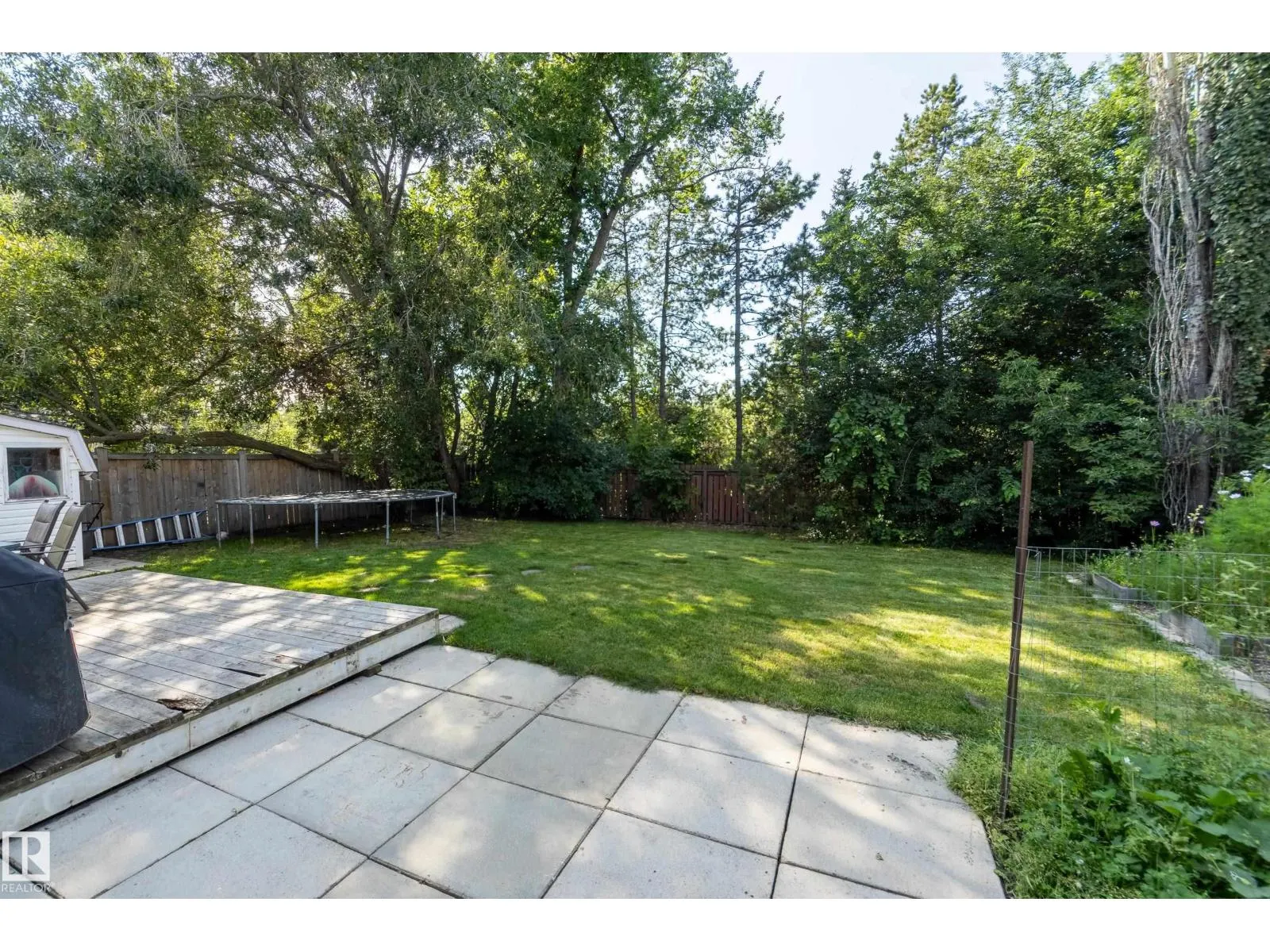 77 BEACON CR