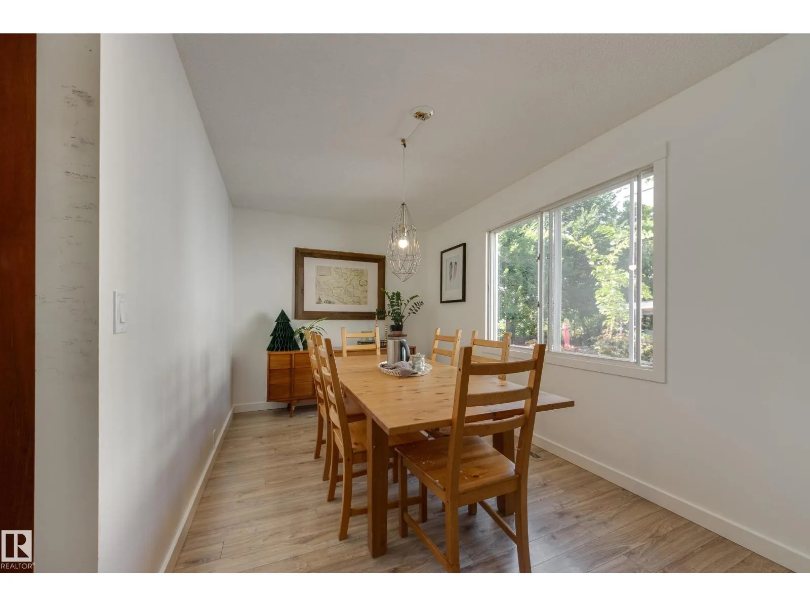 77 BEACON CR