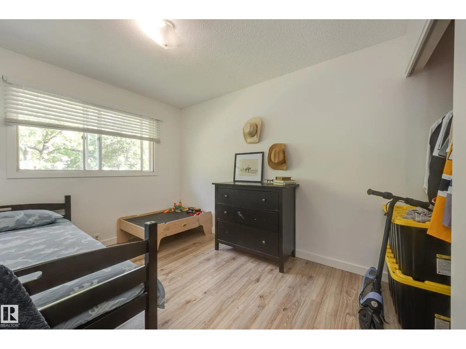 77 BEACON CR