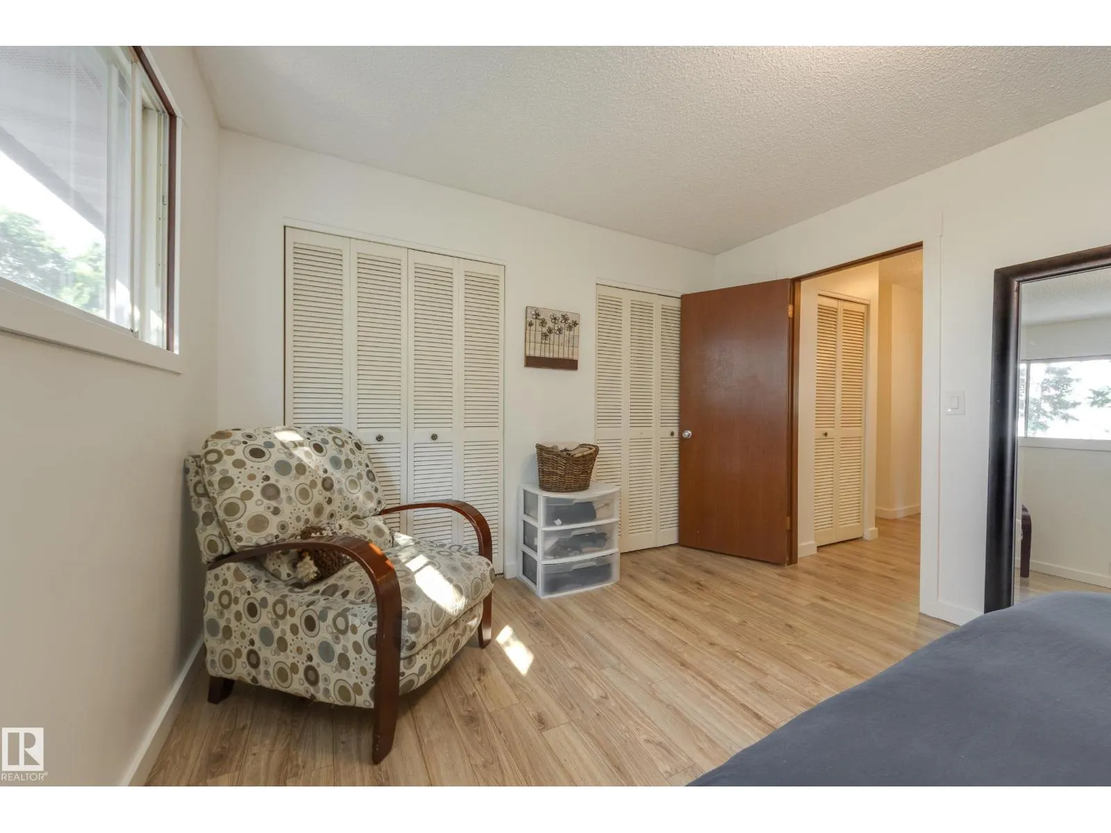 77 BEACON CR