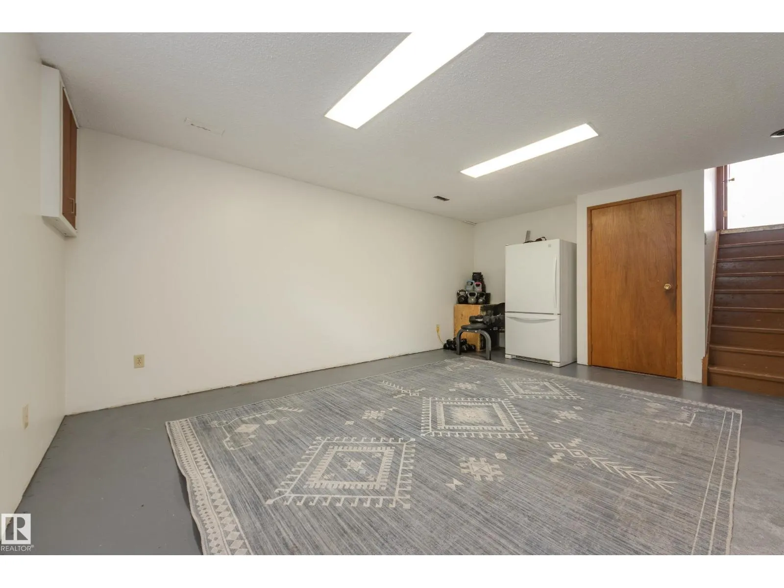77 BEACON CR