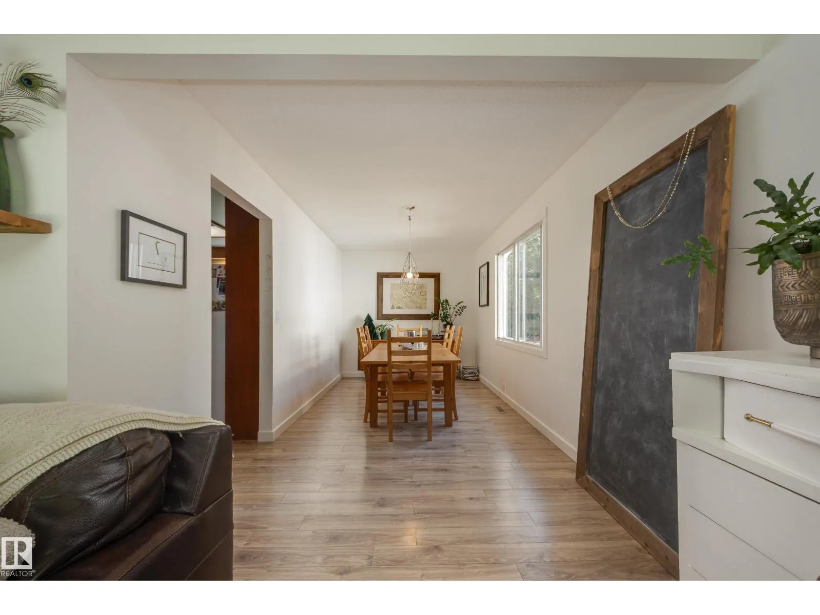 77 BEACON CR