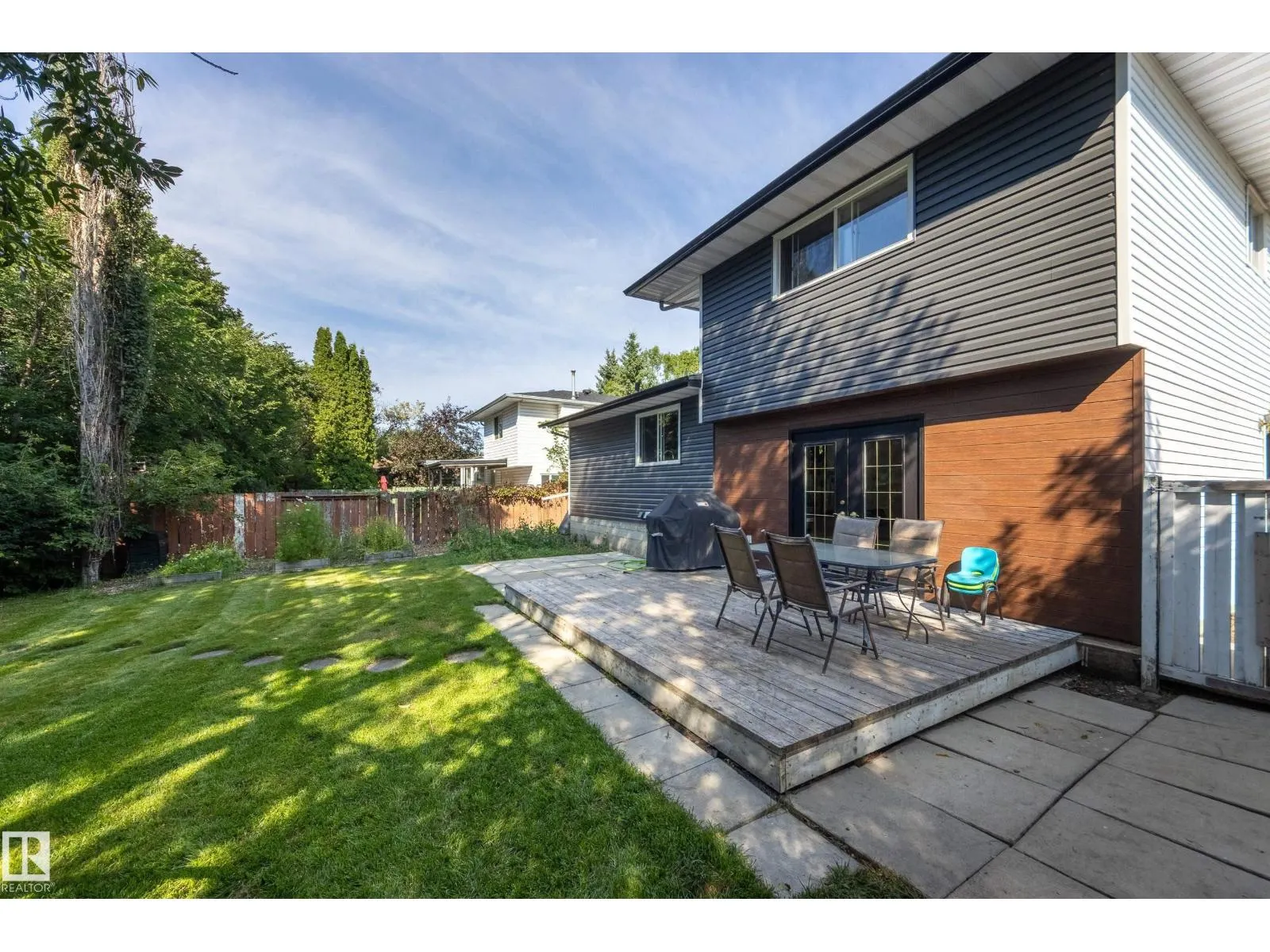 77 BEACON CR