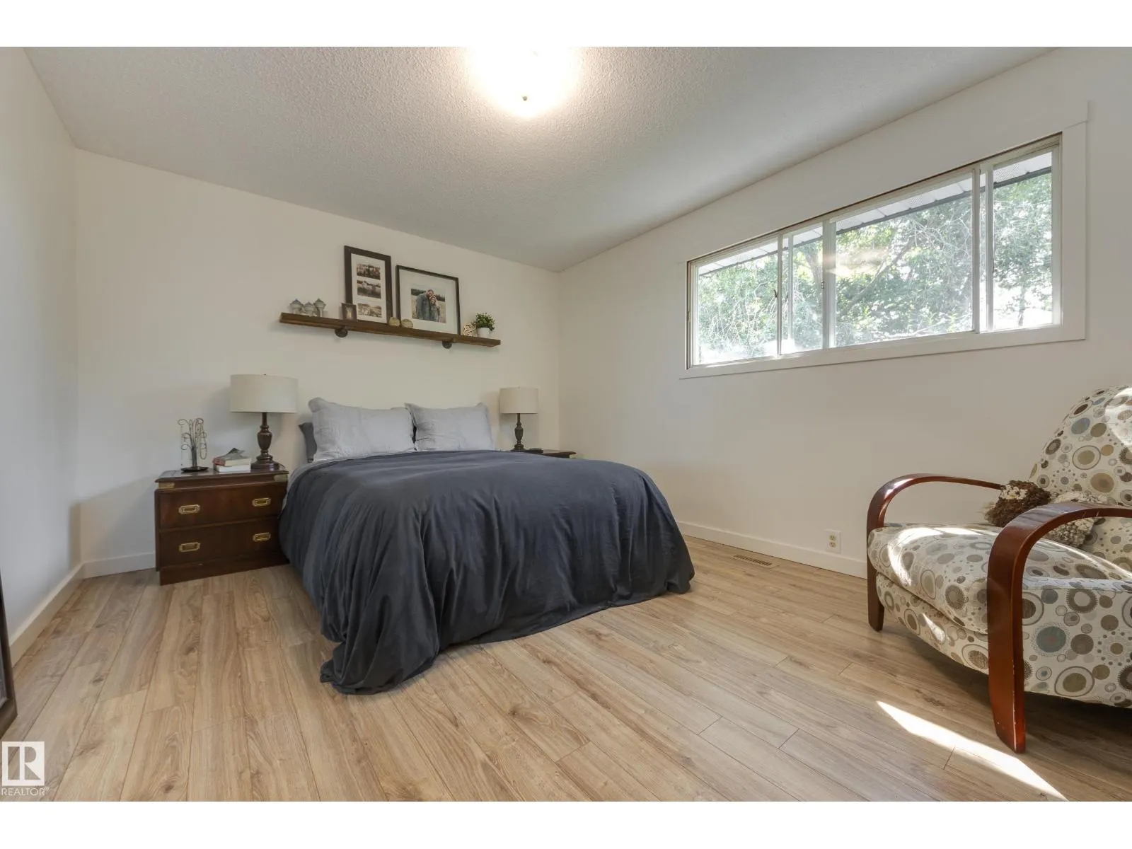 77 BEACON CR