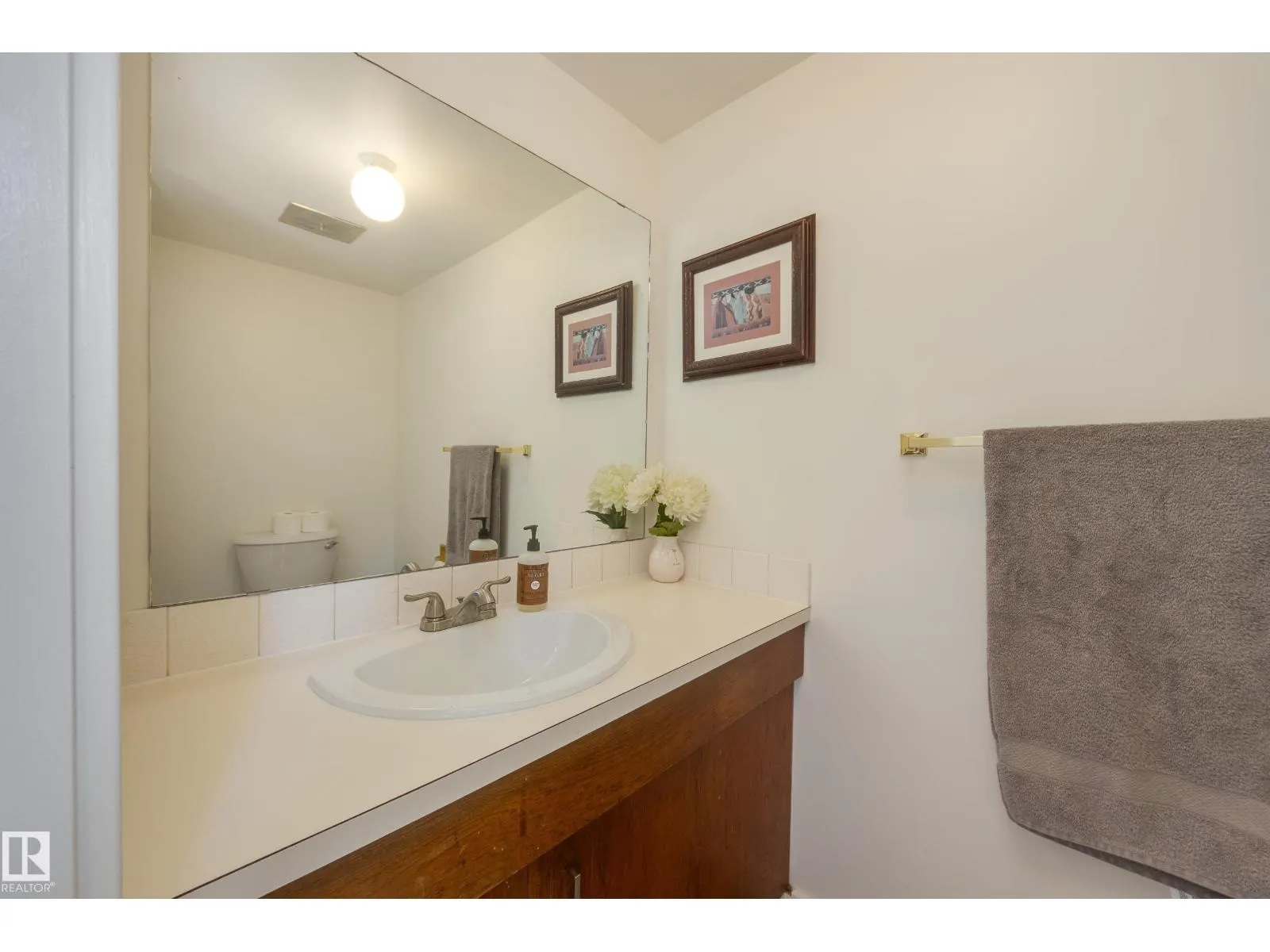 77 BEACON CR