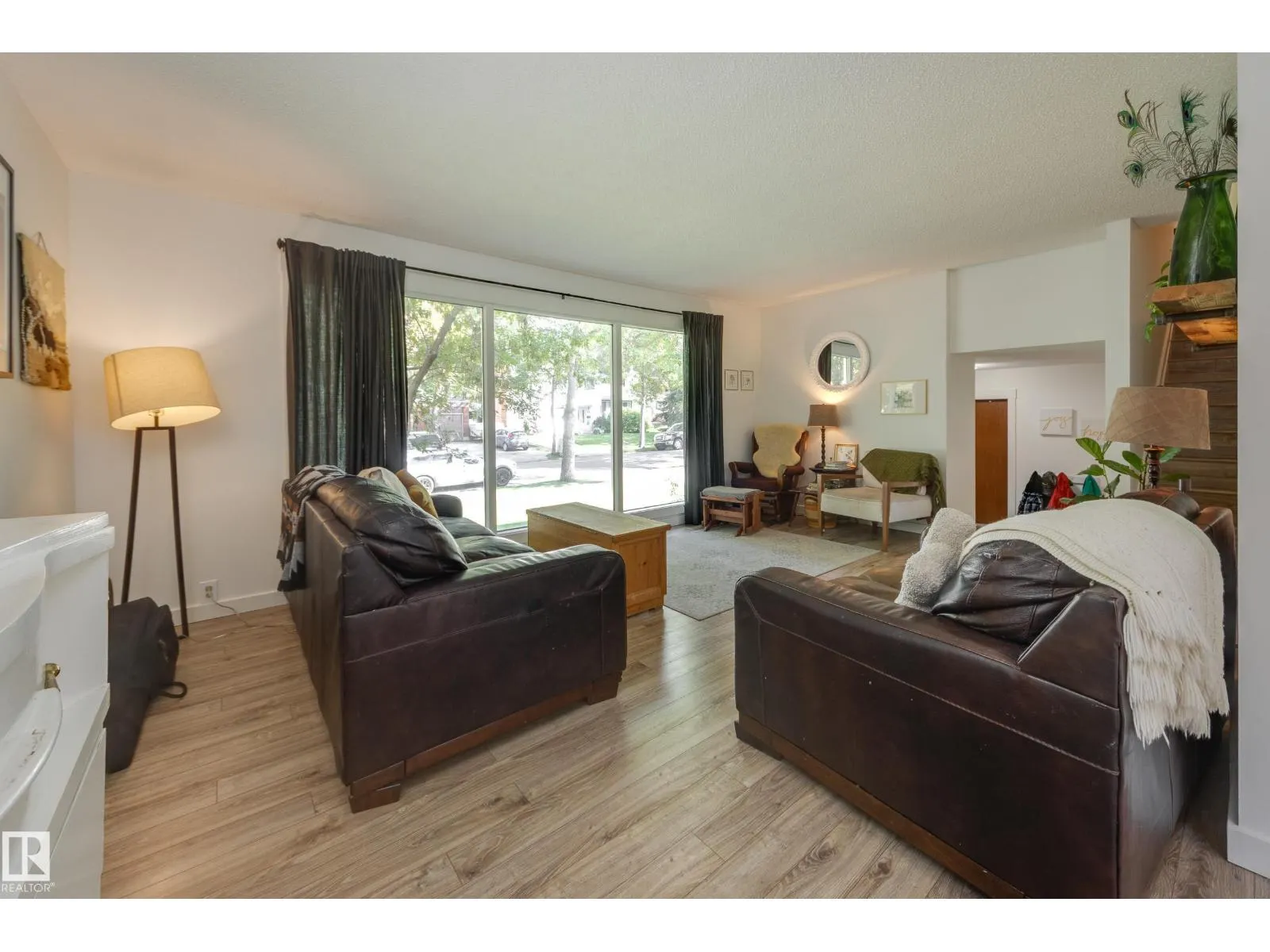 77 BEACON CR