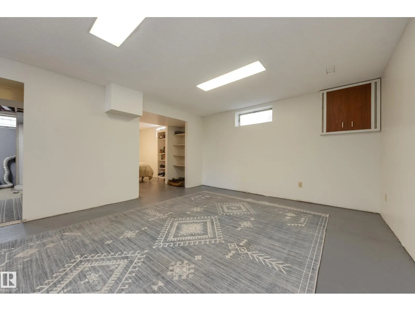 77 BEACON CR