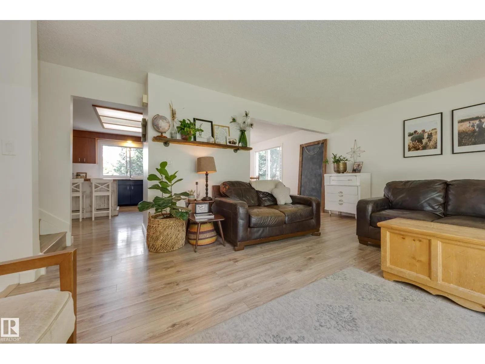 77 BEACON CR