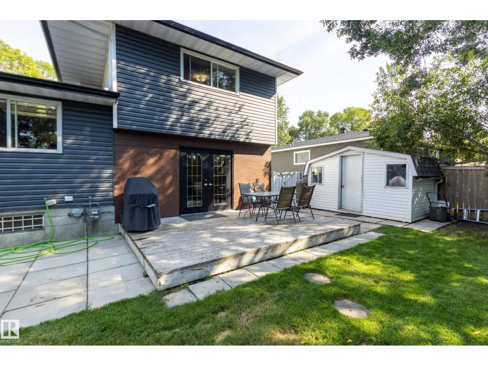 77 BEACON CR