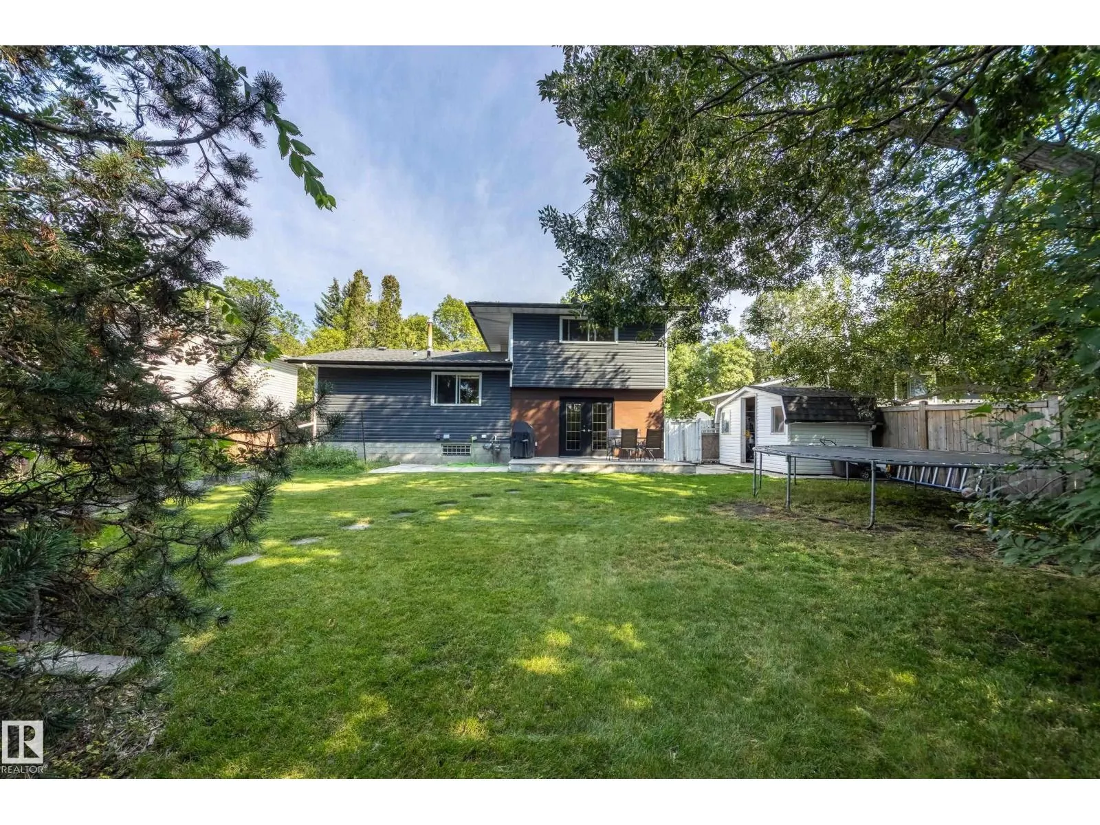 77 BEACON CR