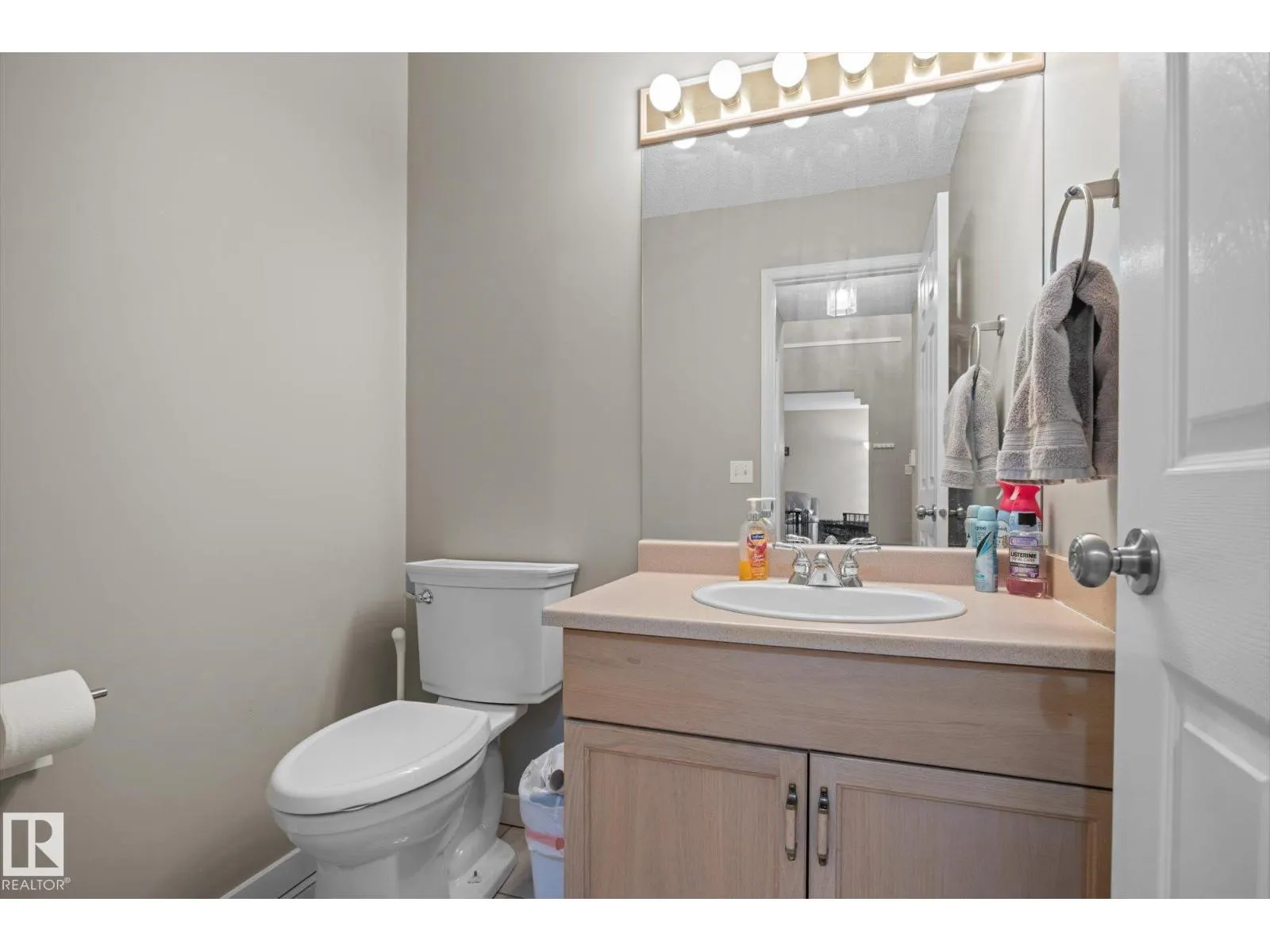 6178 157A AV NW