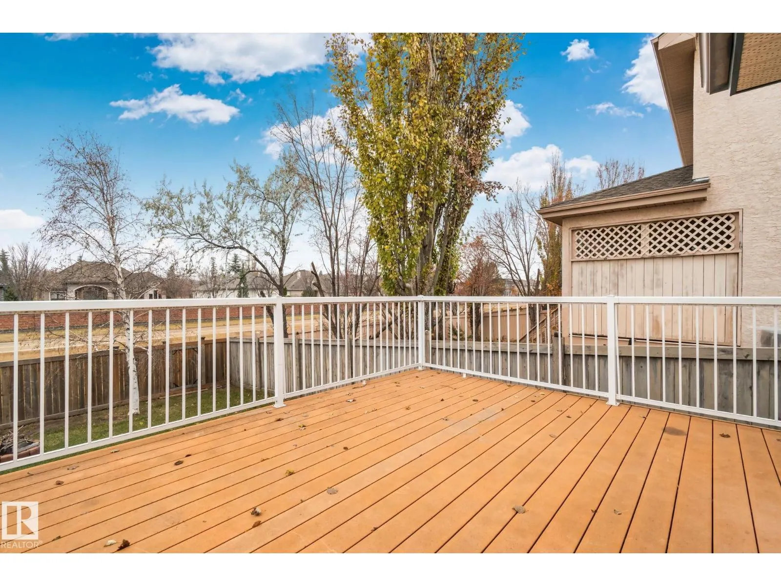 1156 118A ST NW